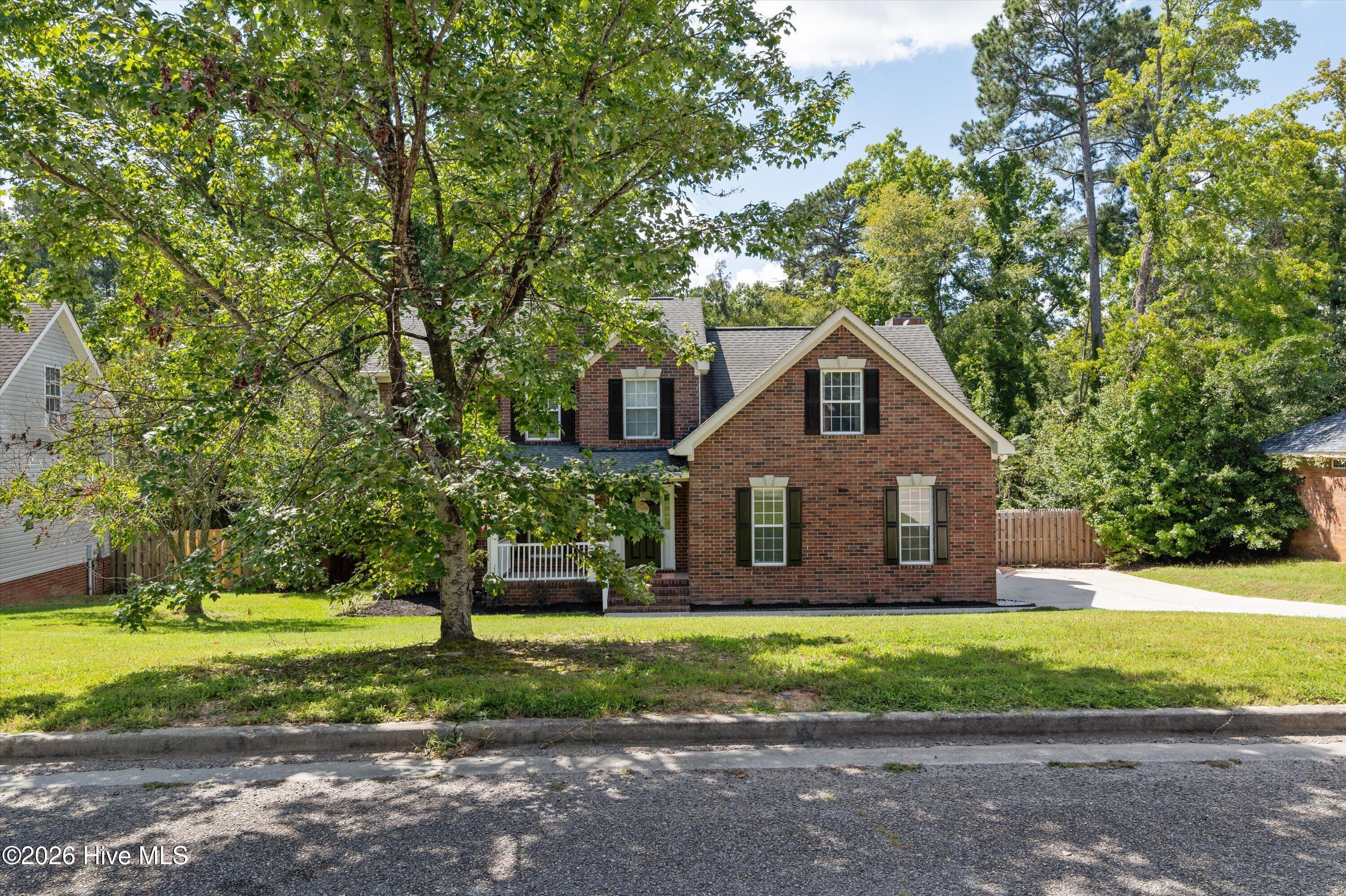 642 Hamden Drive Property Photo 3
