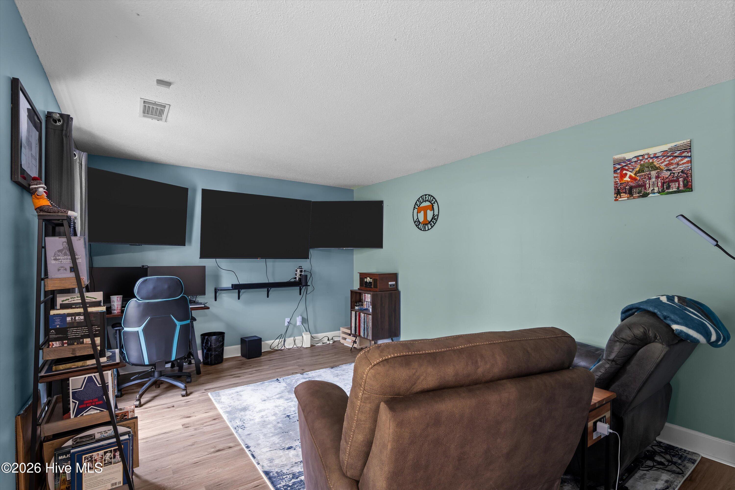 642 Hamden Drive Property Photo 11