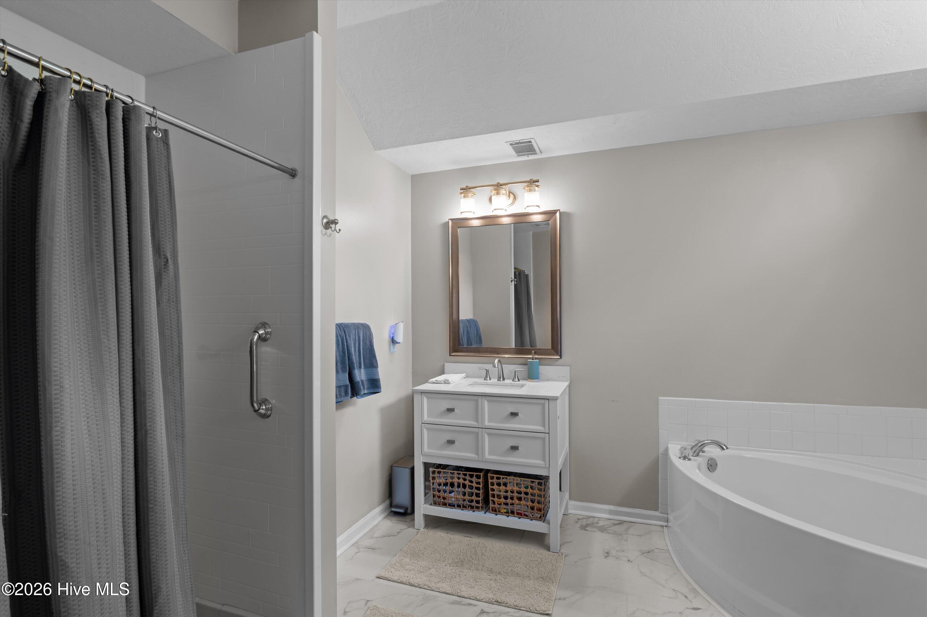 642 Hamden Drive Property Photo 32