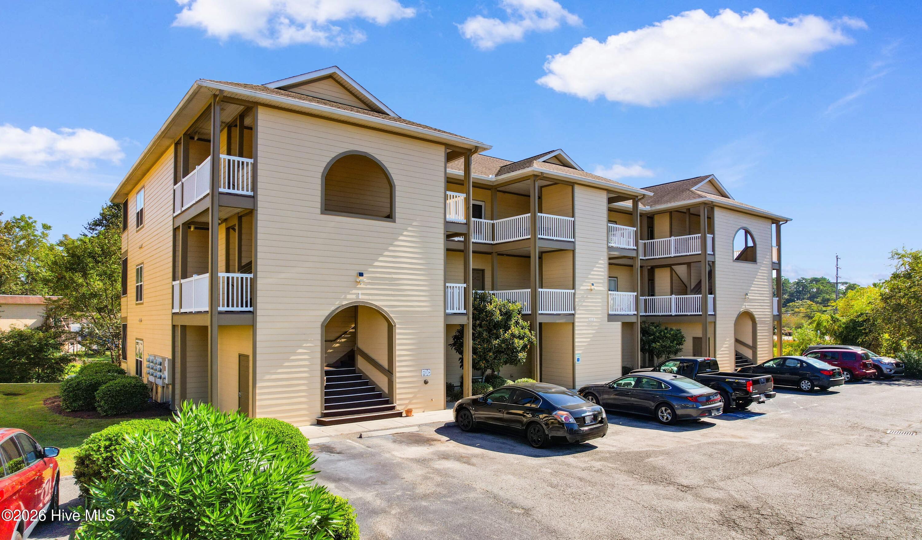 4102 Pinehurst Circle Apt 1i Property Photo 1