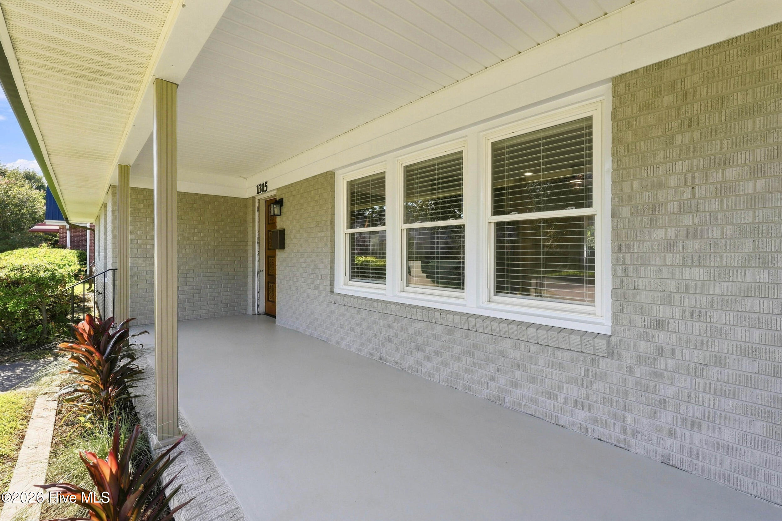 1315 Queen Street Property Photo 5