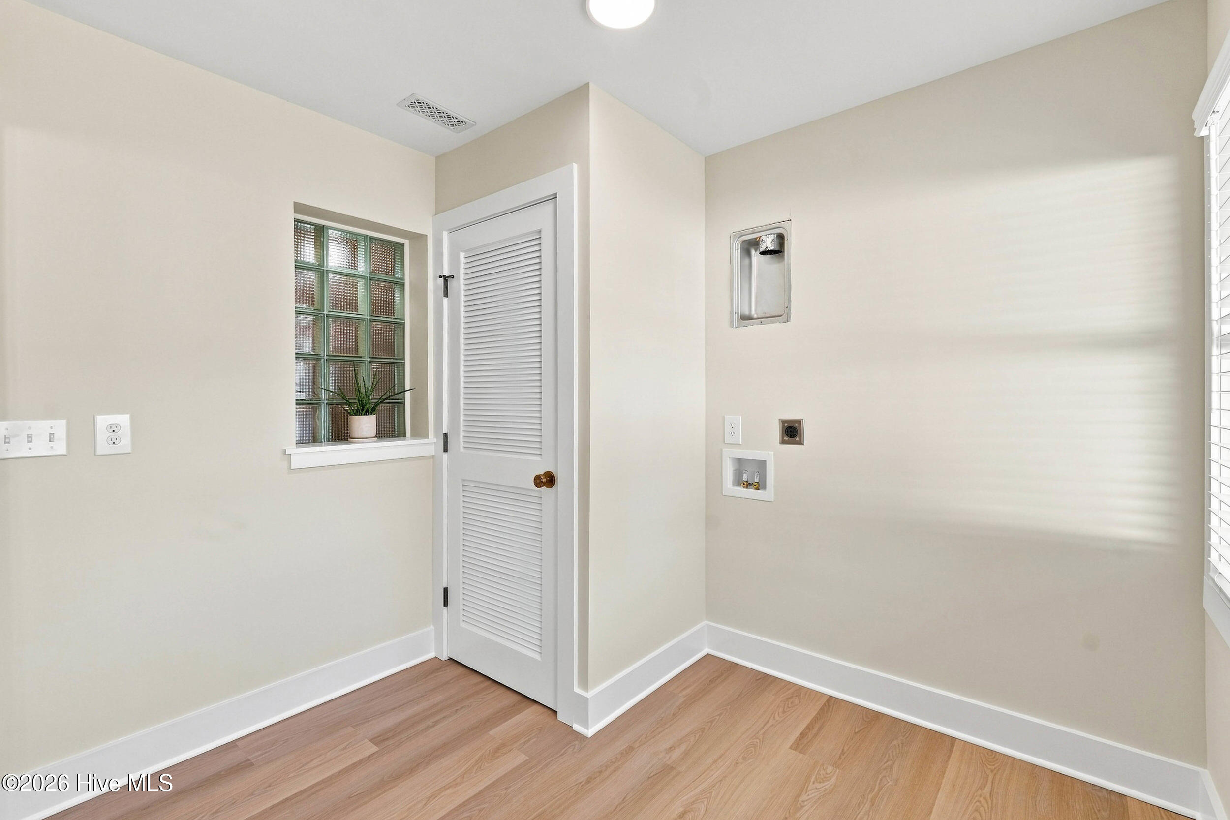 1315 Queen Street Property Photo 18