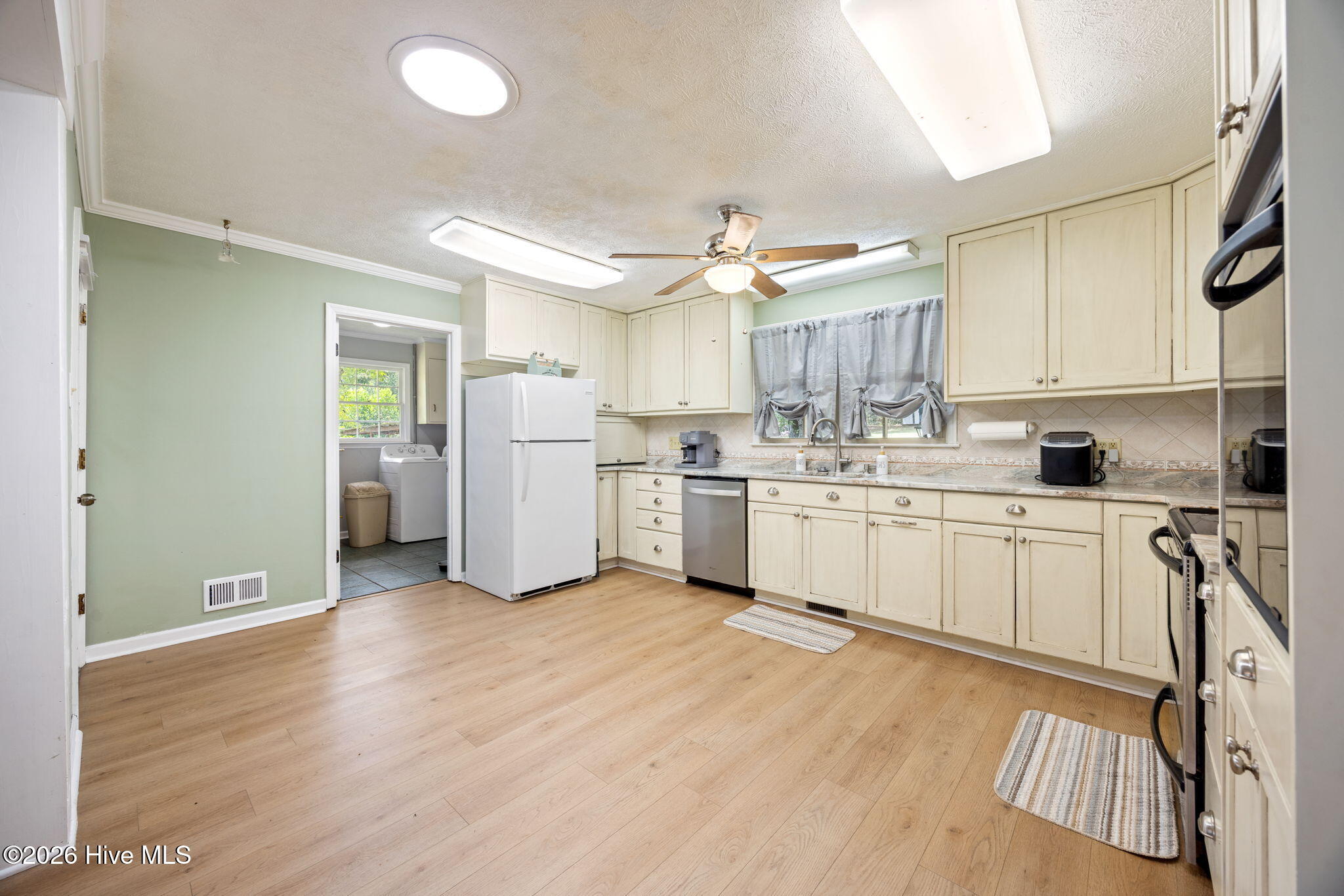 619 Cherokee Drive Property Photo 40