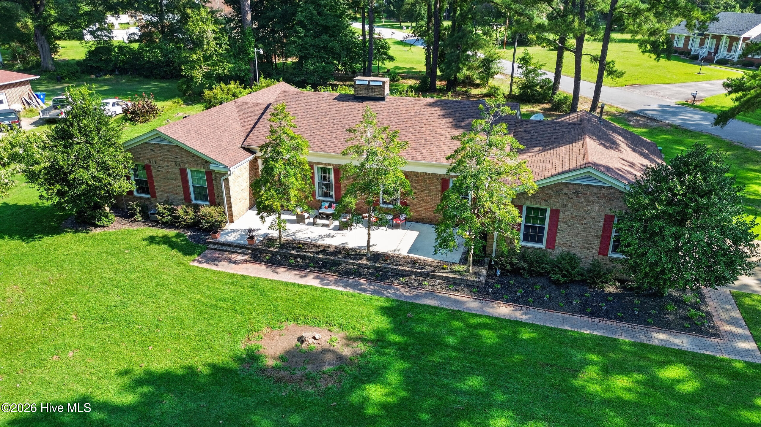113 Clarendon Road Property Photo 2