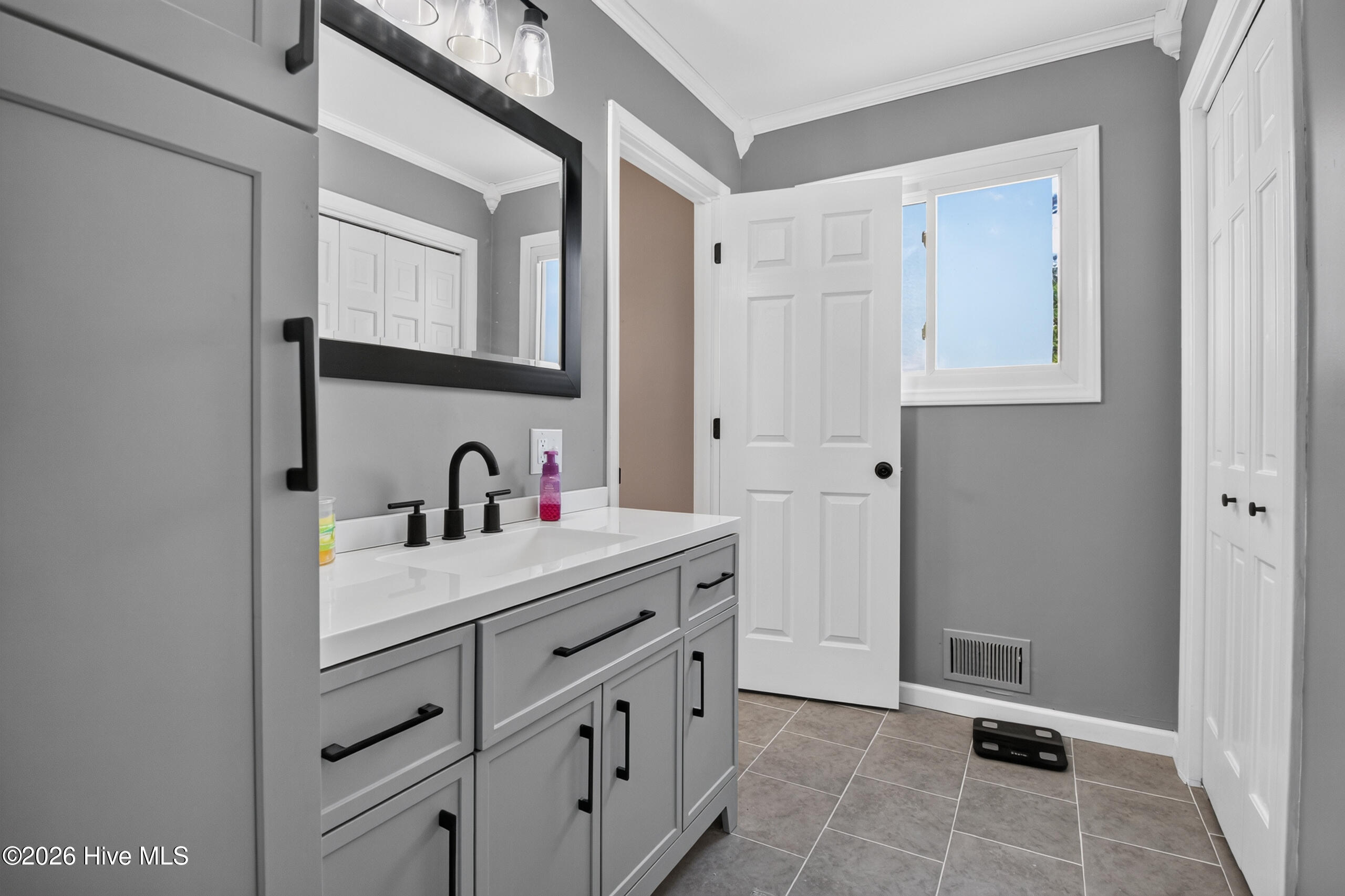 113 Clarendon Road Property Photo 45