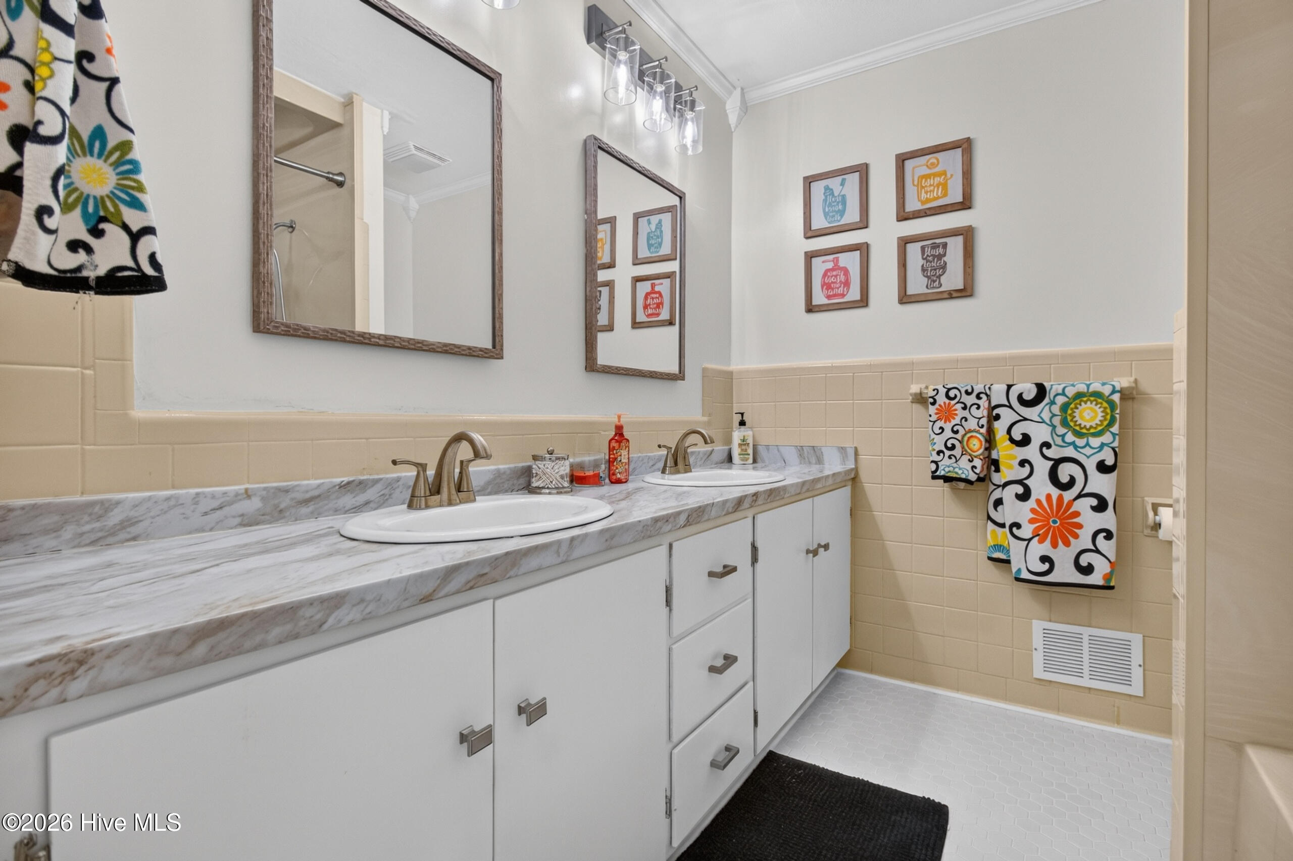 113 Clarendon Road Property Photo 60