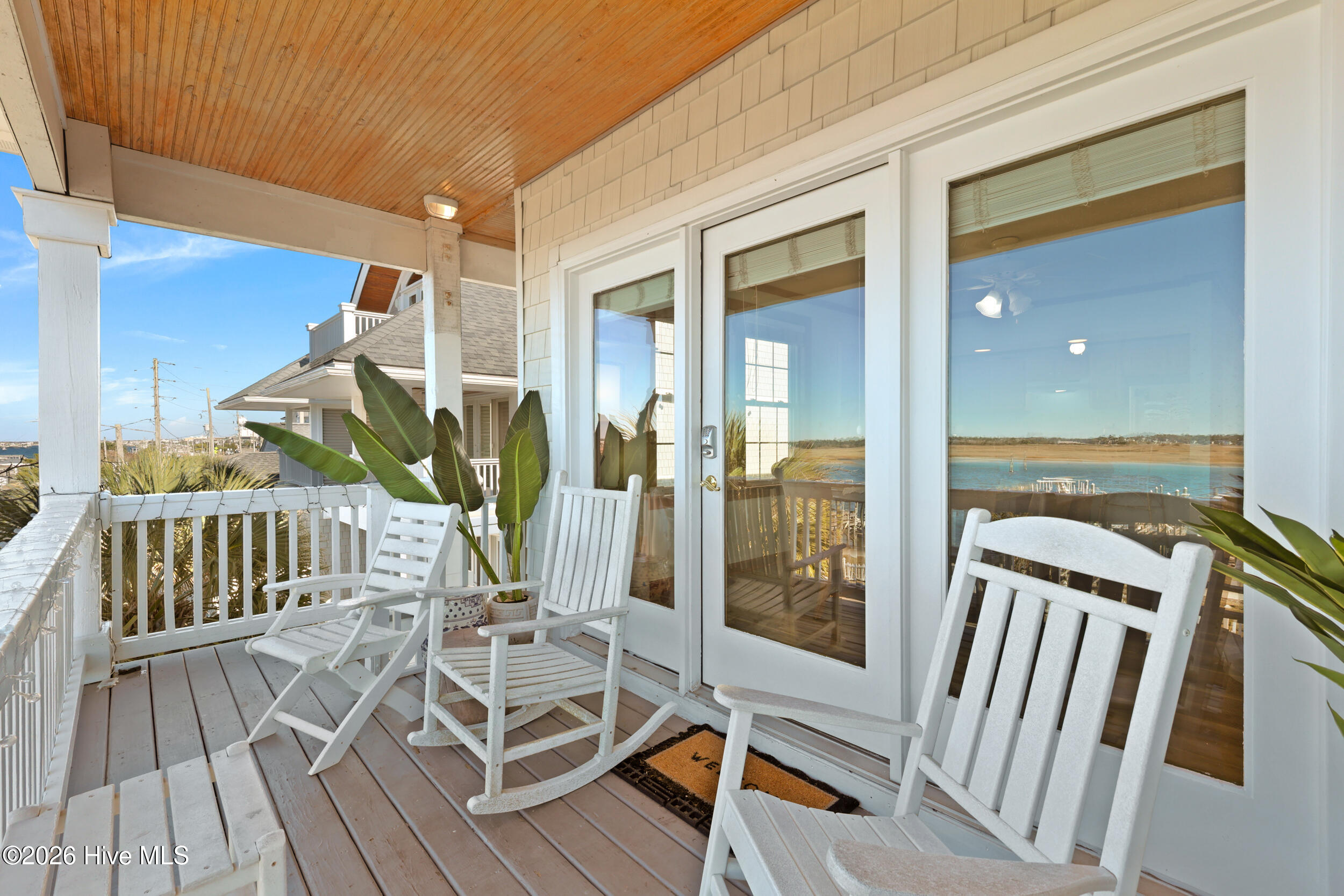 710 Waynick Boulevard B - Lower Property Photo 3