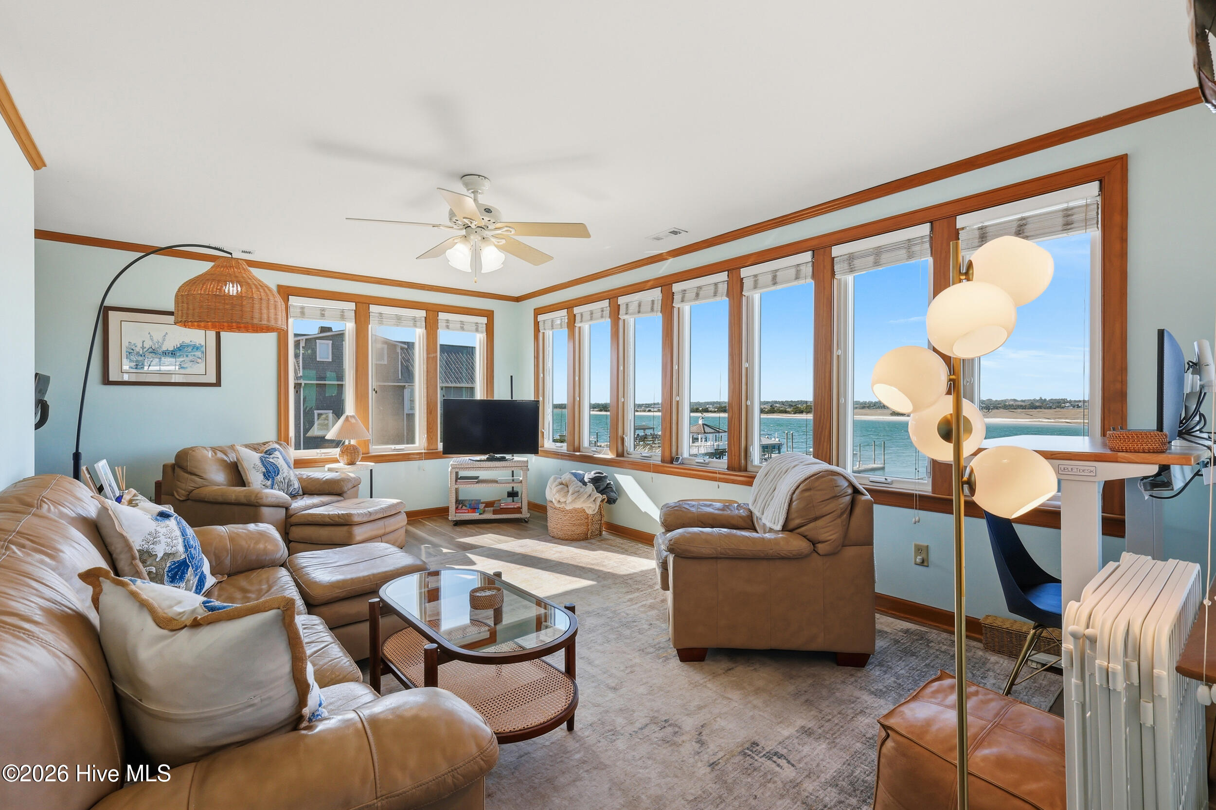 710 Waynick Boulevard B - Lower Property Photo 4