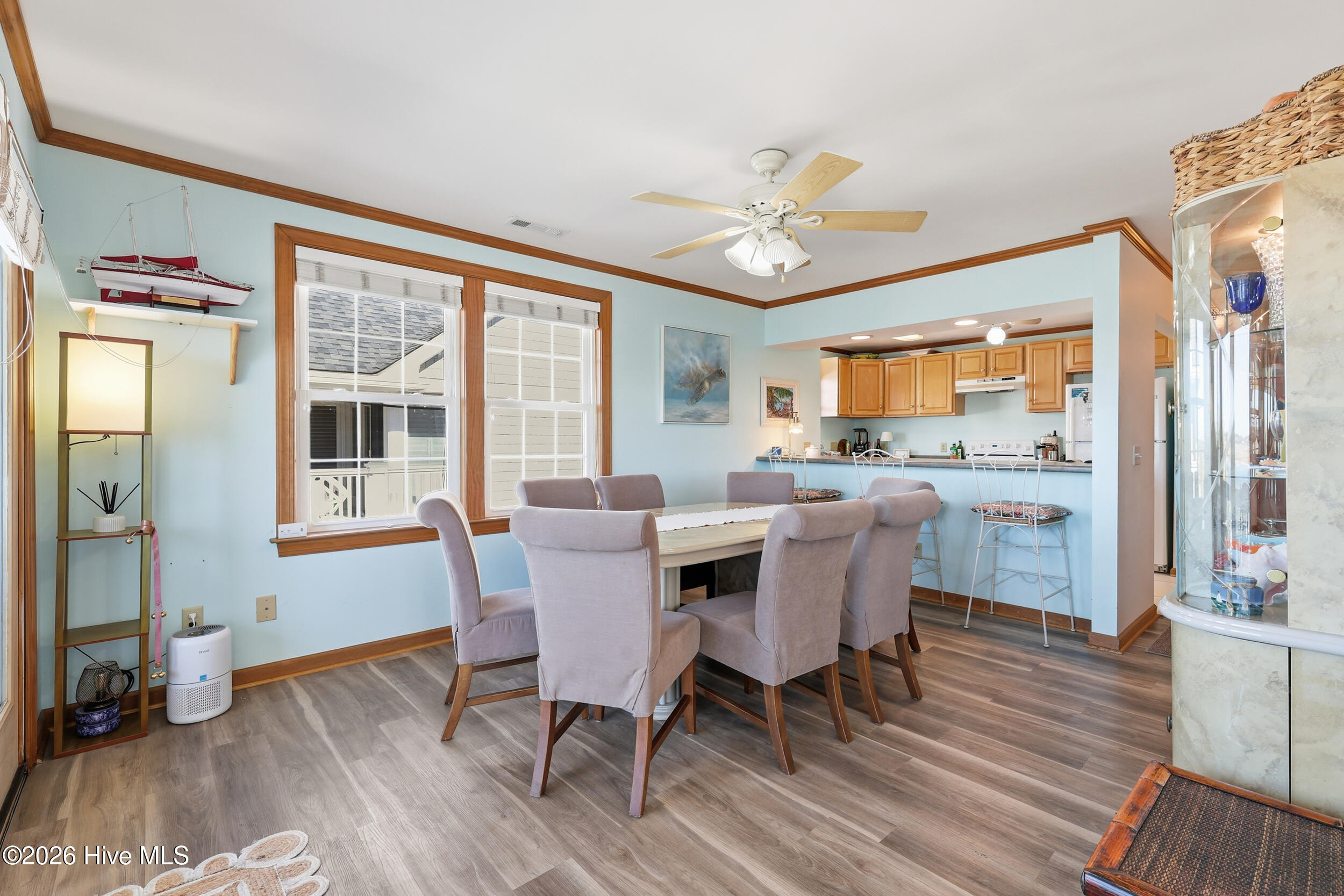 710 Waynick Boulevard B - Lower Property Photo 8