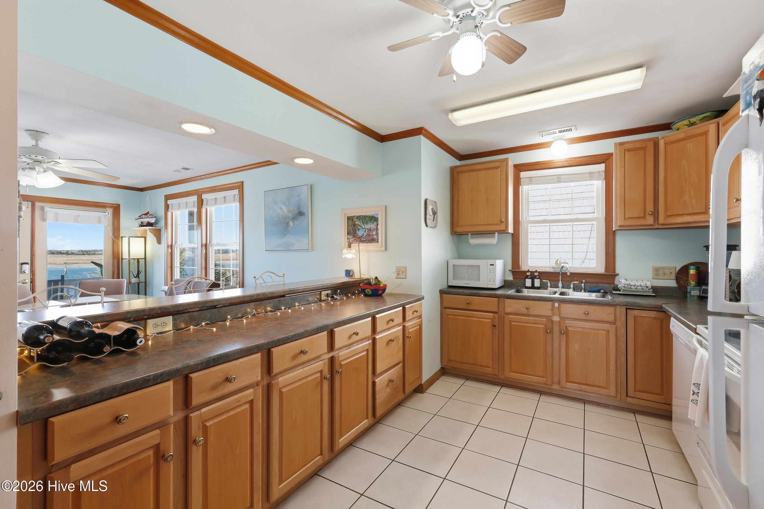 710 Waynick Boulevard B - Lower Property Photo 12