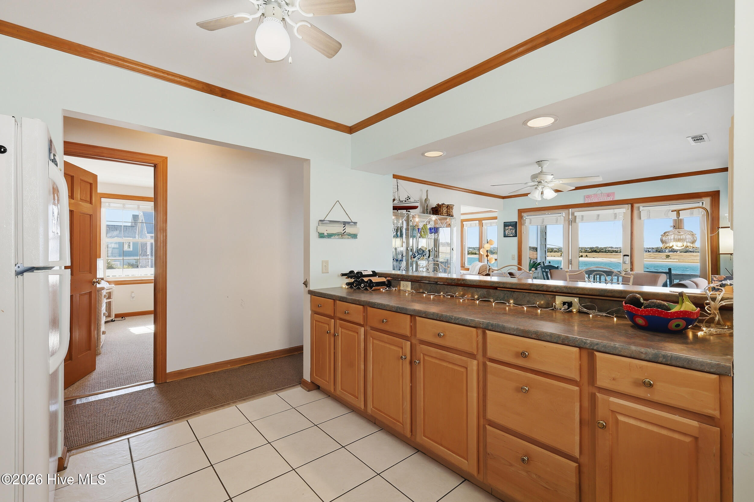 710 Waynick Boulevard B - Lower Property Photo 13