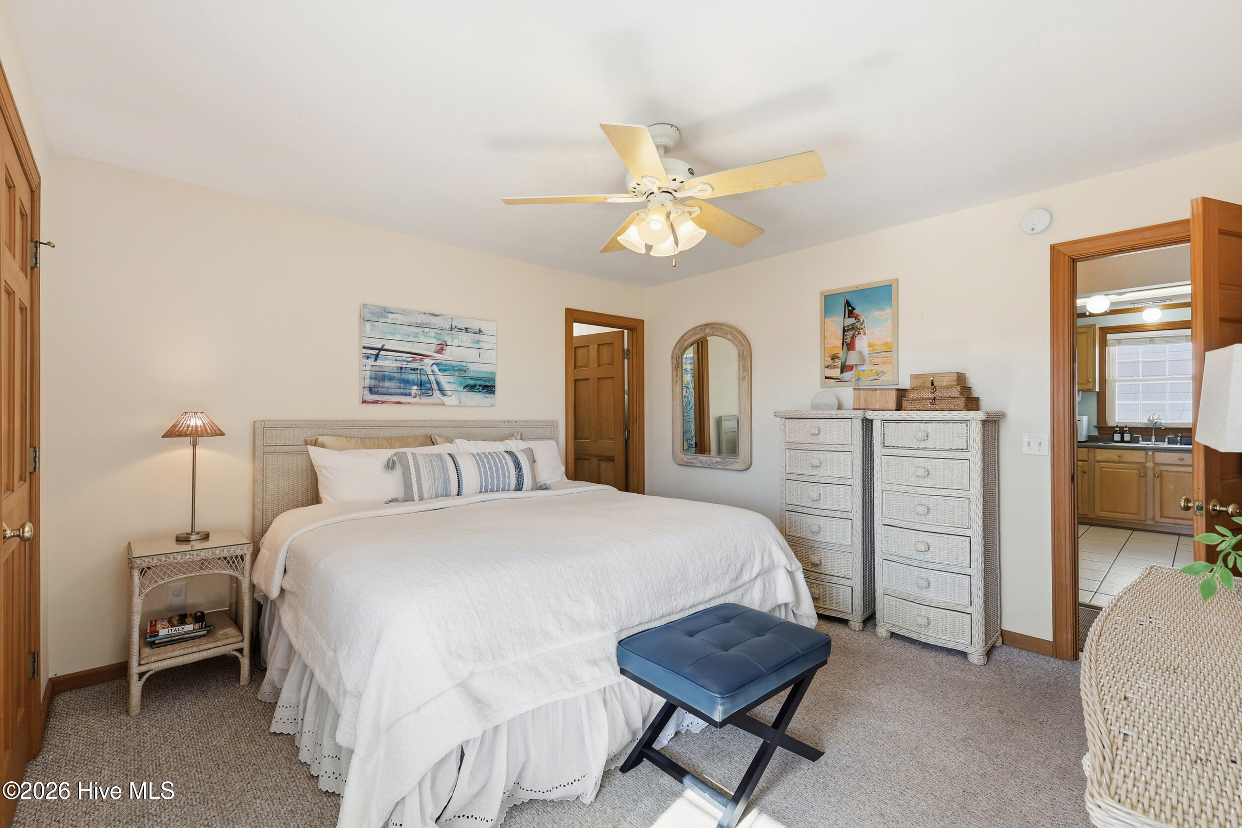 710 Waynick Boulevard B - Lower Property Photo 15
