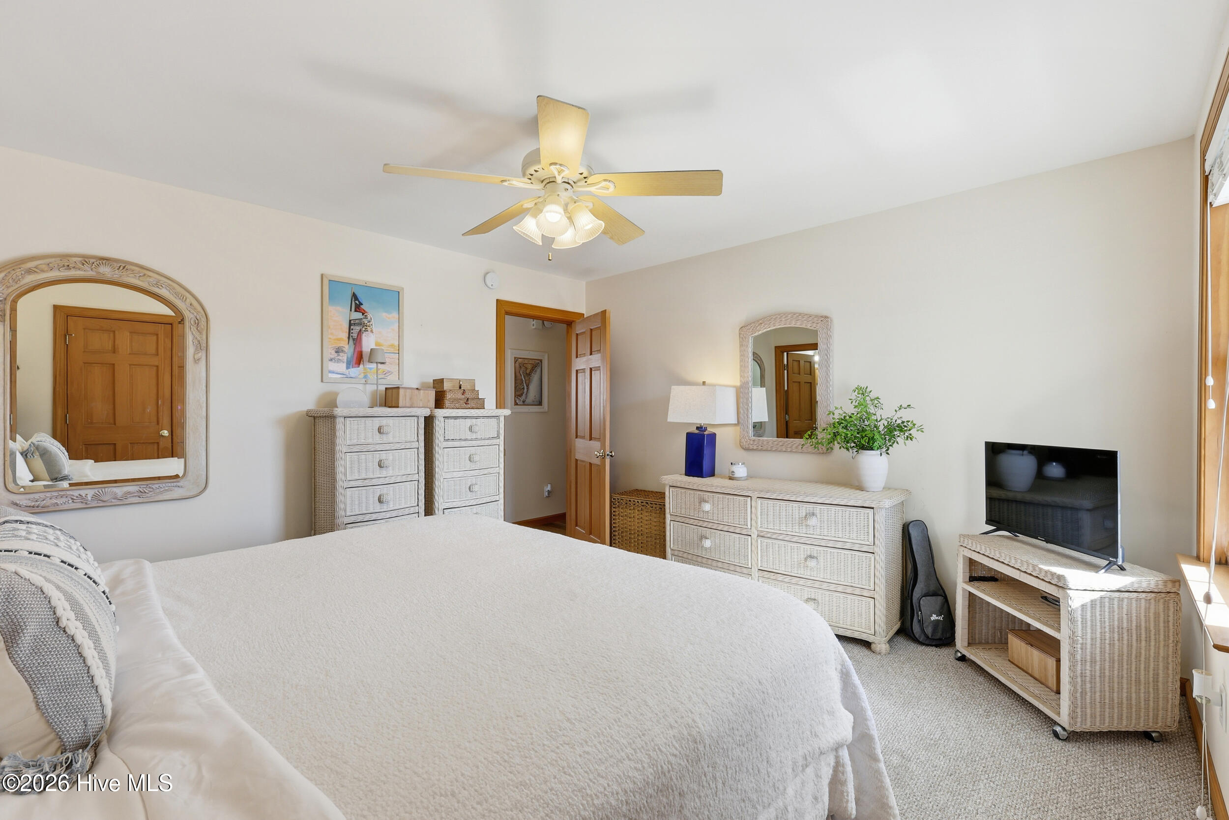 710 Waynick Boulevard B - Lower Property Photo 16