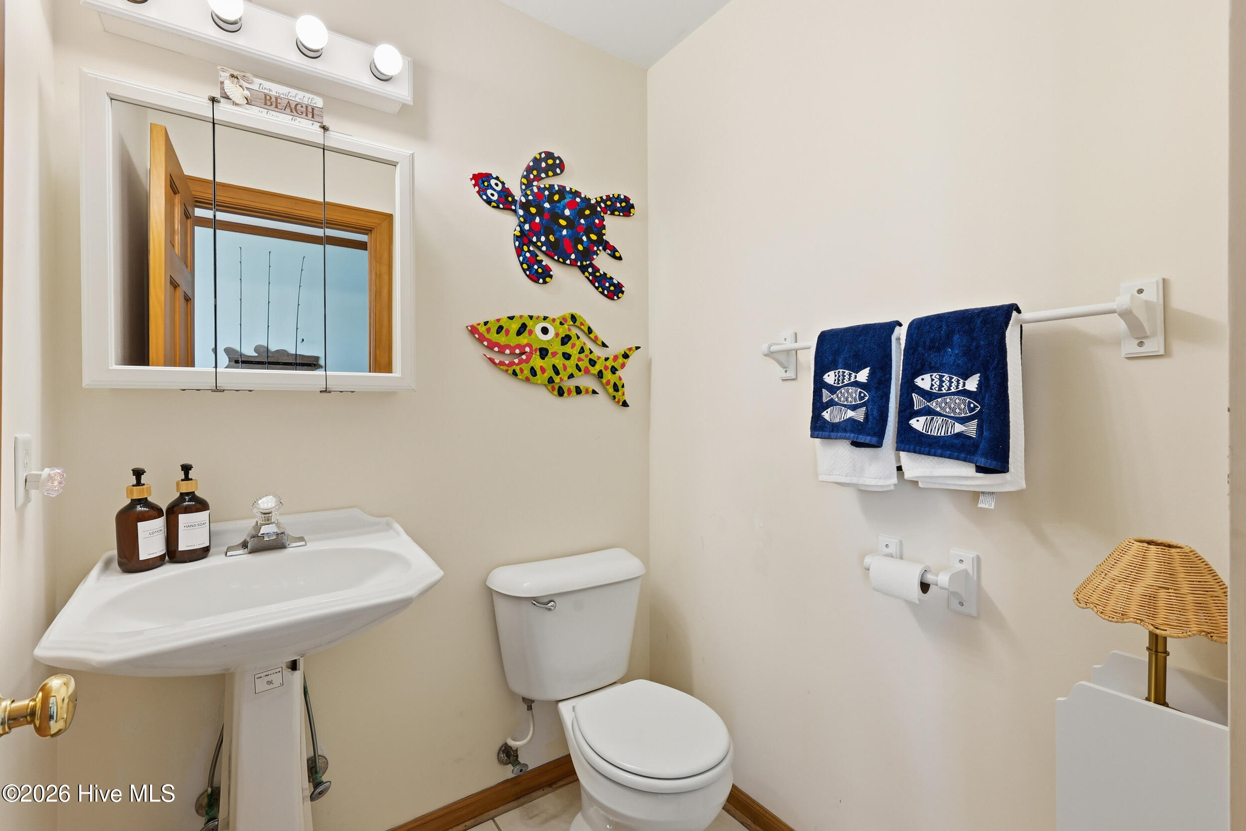 710 Waynick Boulevard B - Lower Property Photo 20