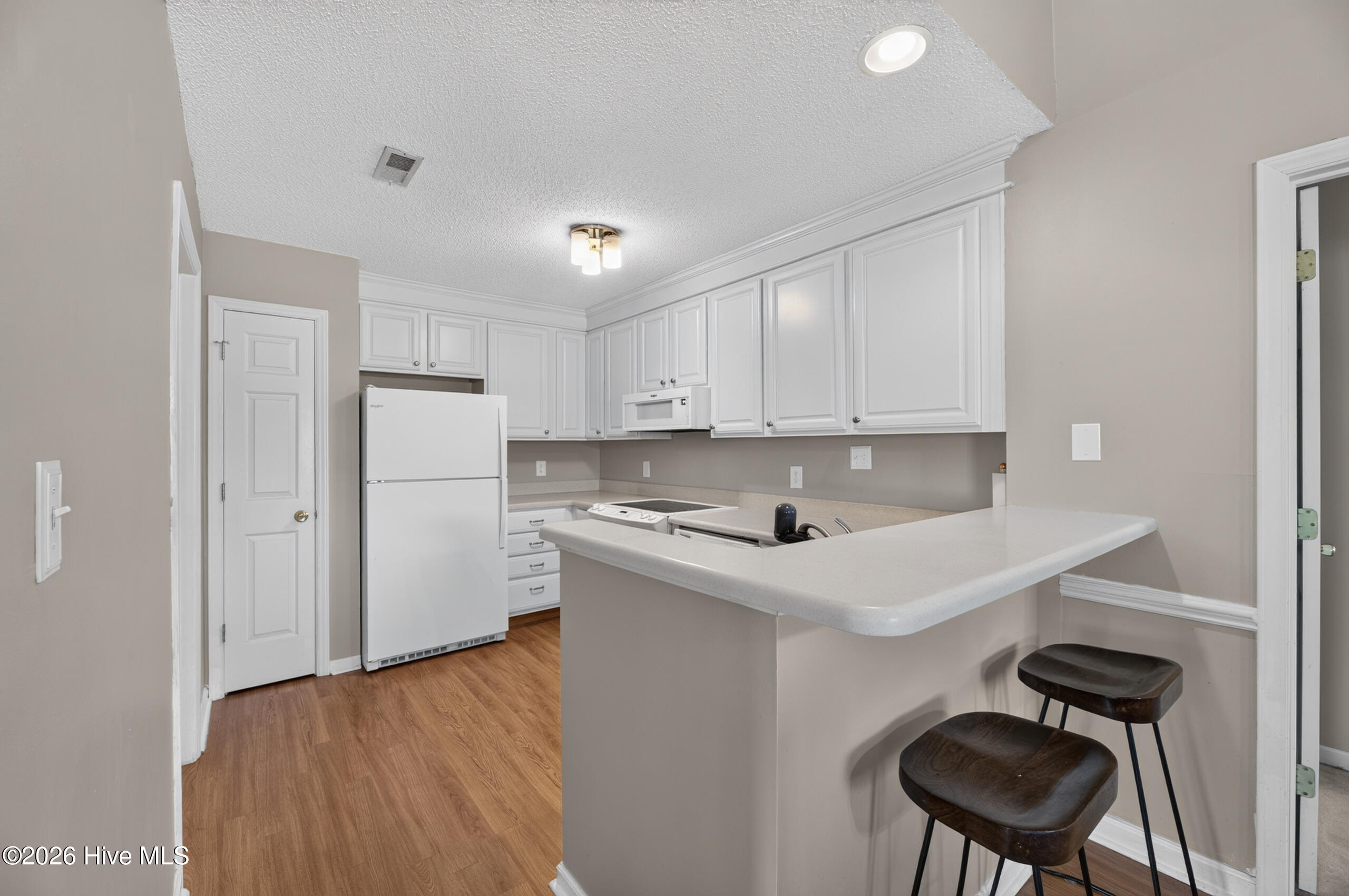 101 Breezewood Drive H Property Photo 33