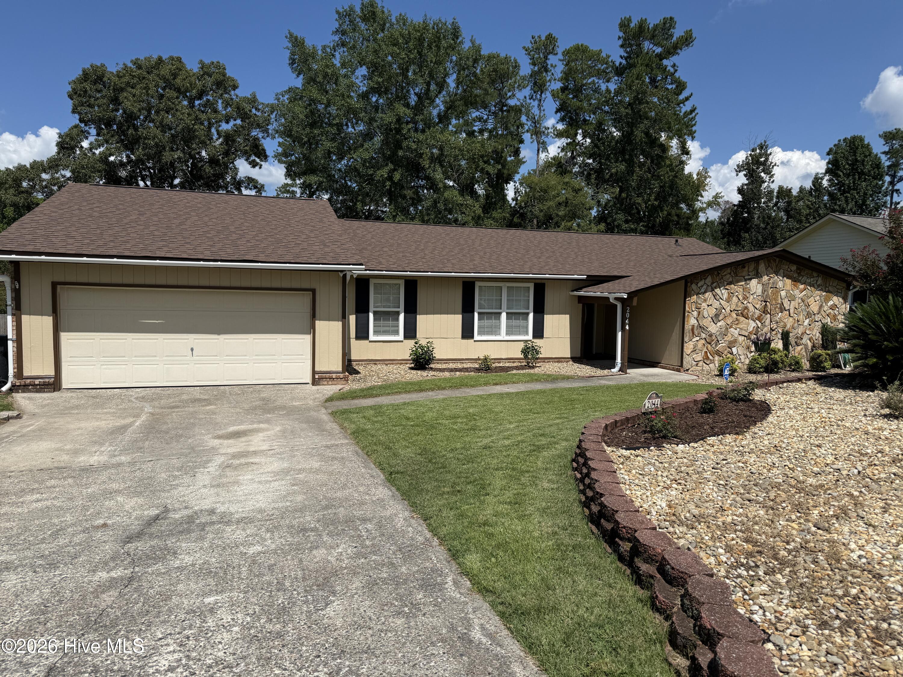 2044 Bridgewater Drive Property Photo 2