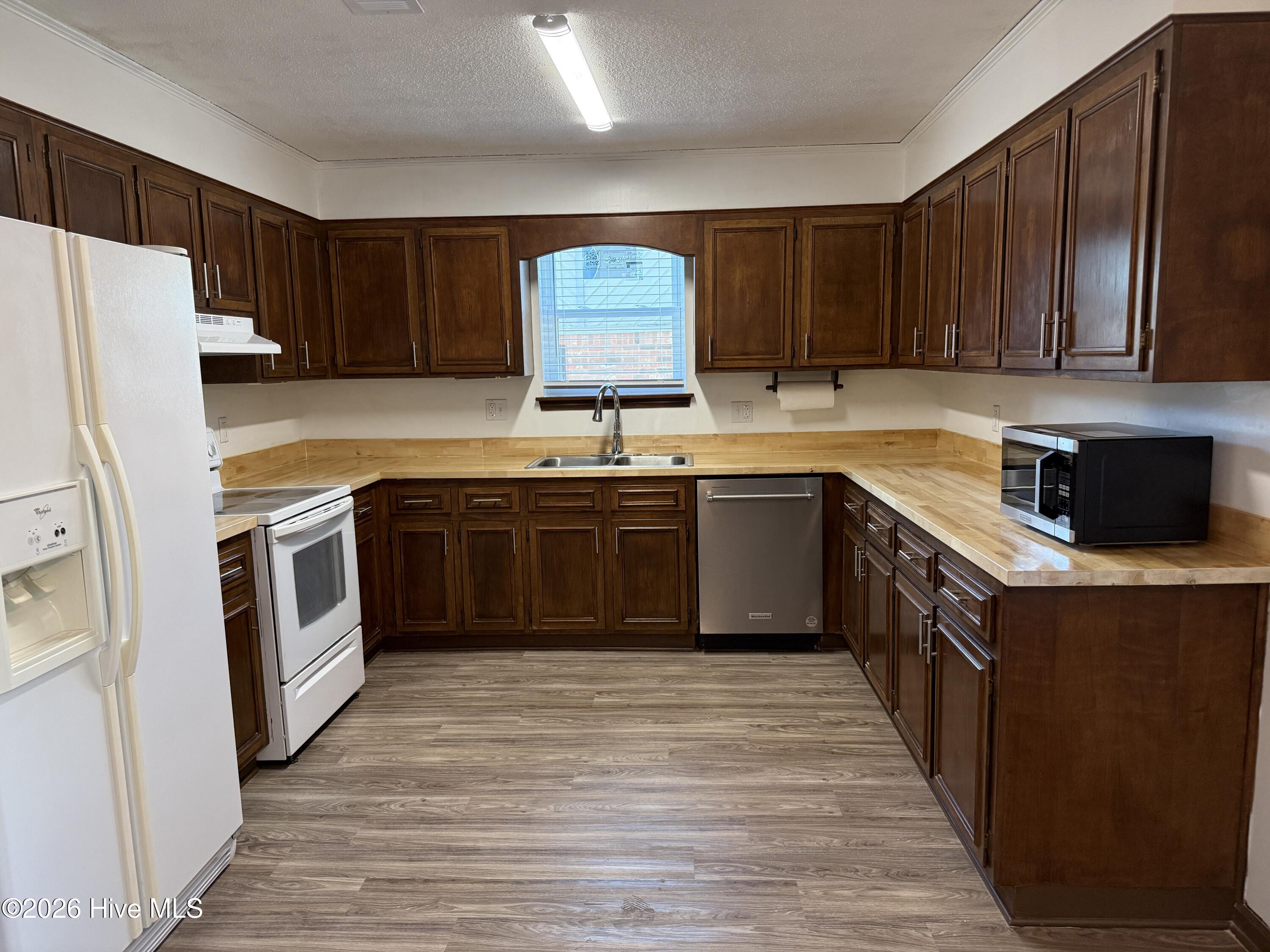 2044 Bridgewater Drive Property Photo 6