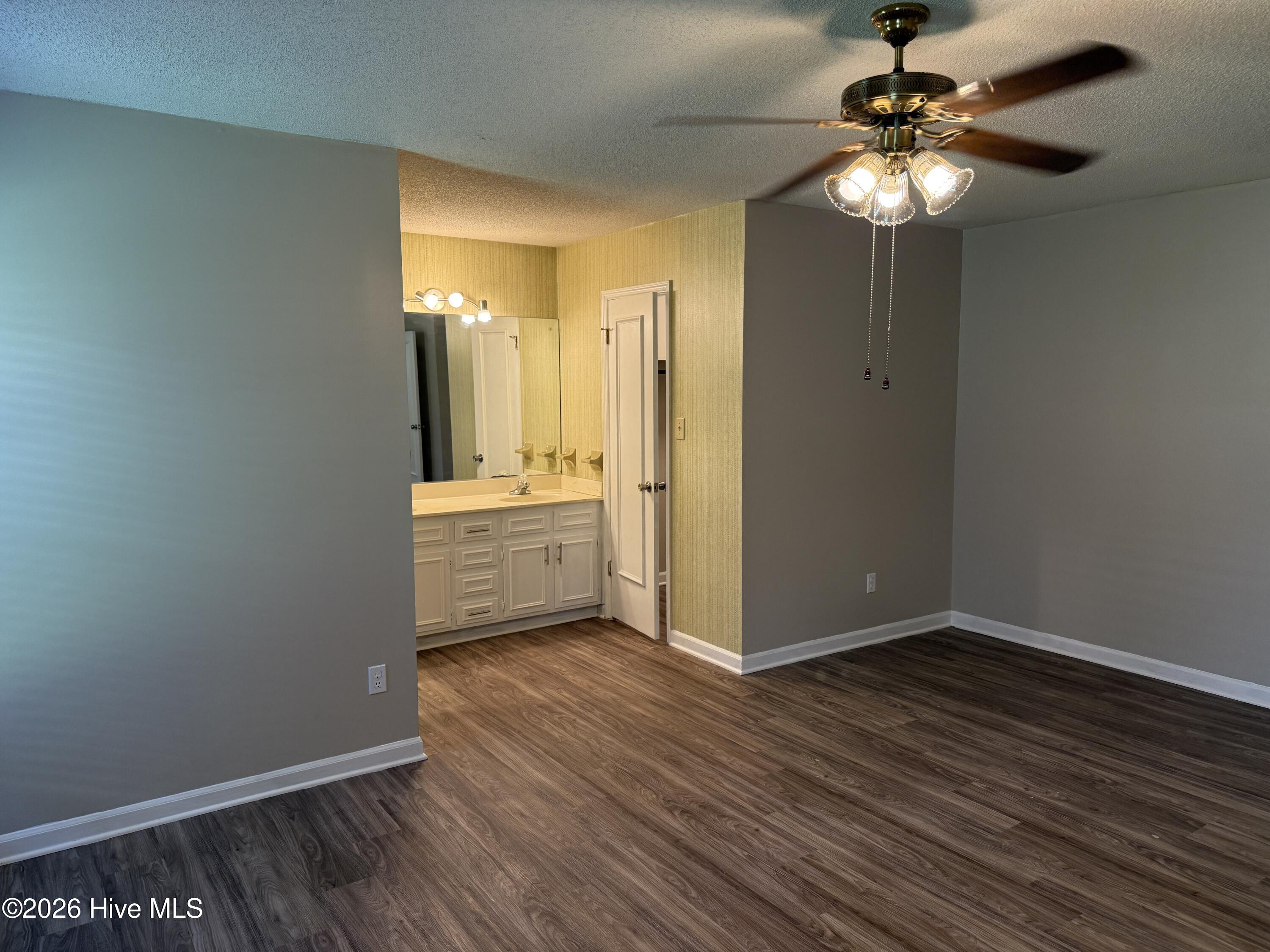2044 Bridgewater Drive Property Photo 9