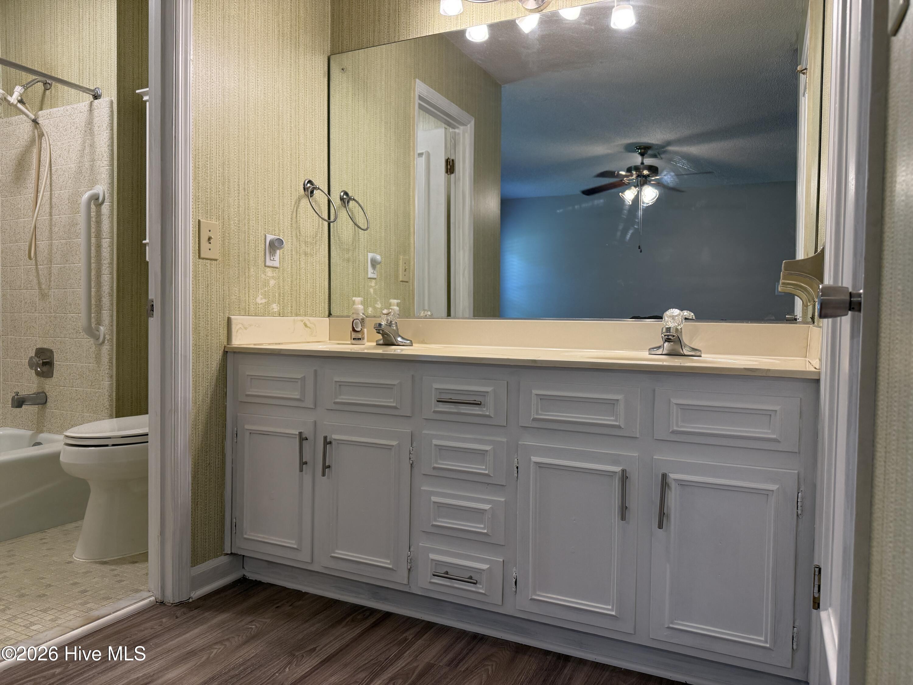 2044 Bridgewater Drive Property Photo 10