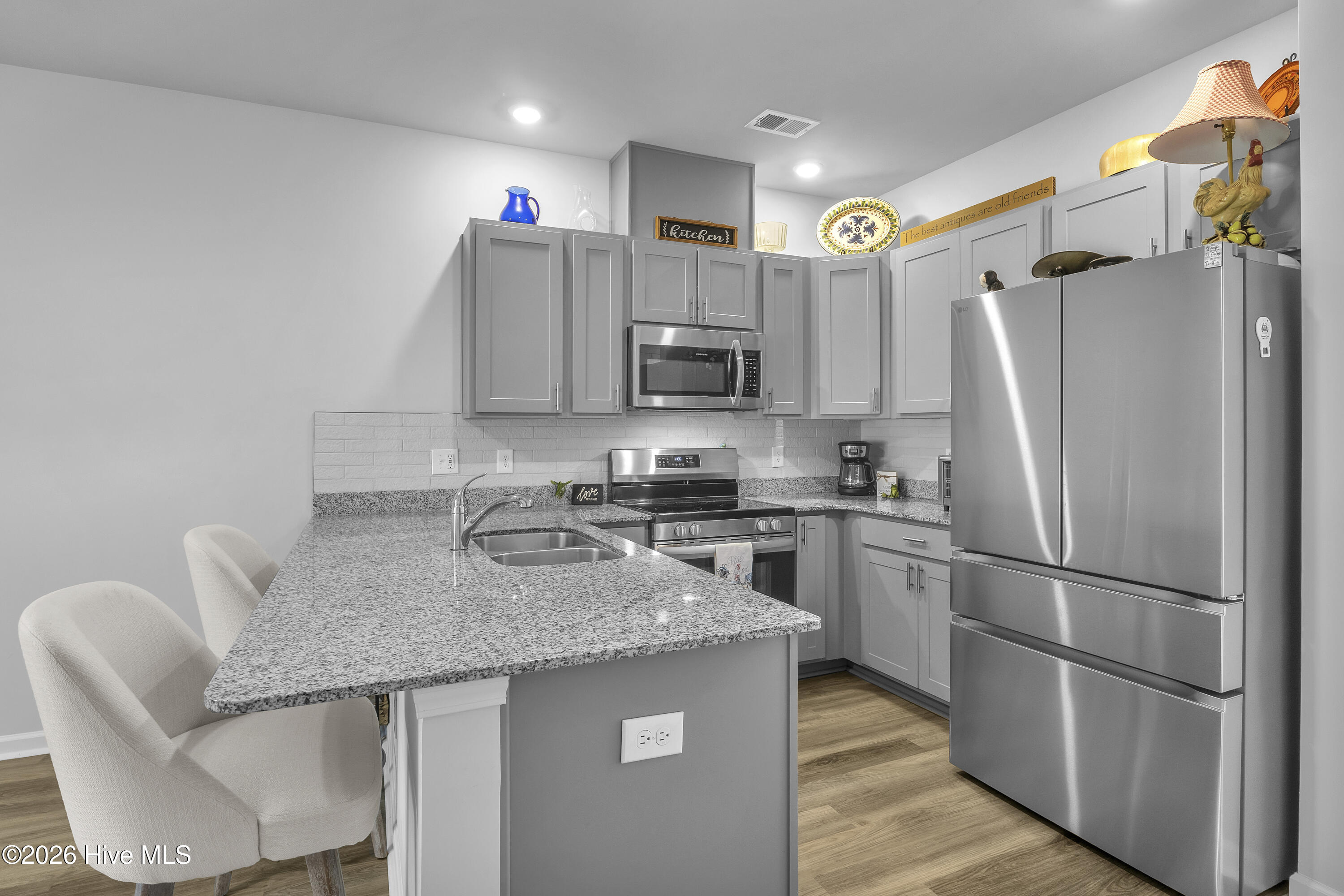 724 Palm Frond Way Nw Property Photo 12