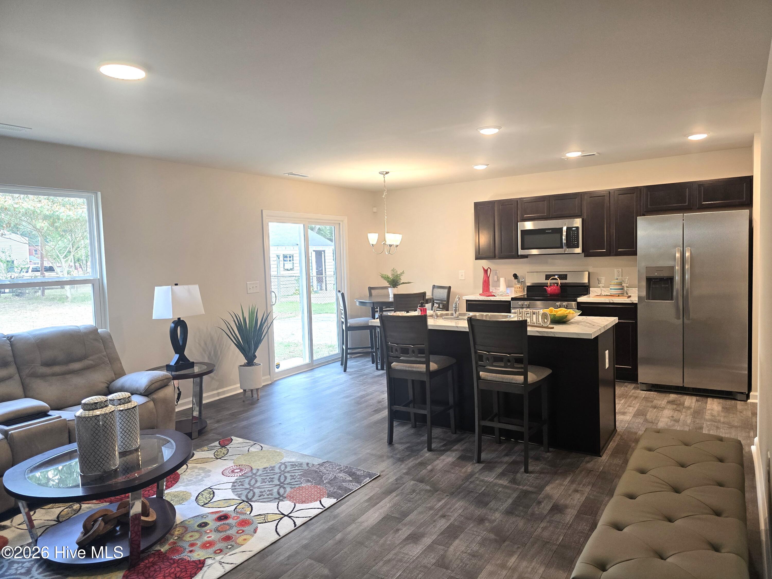 1132 Hill Street Property Photo 2