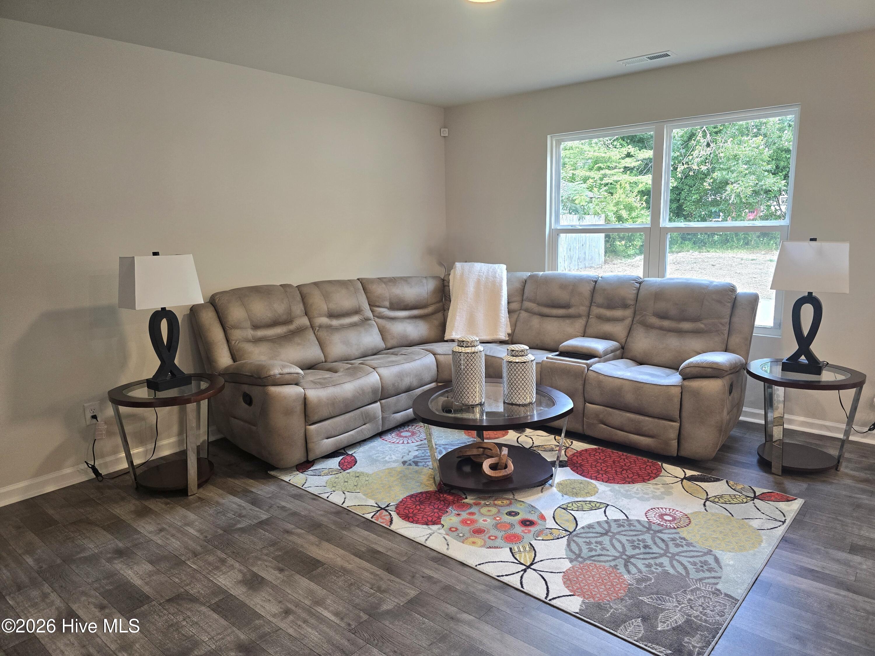 1132 Hill Street Property Photo 4