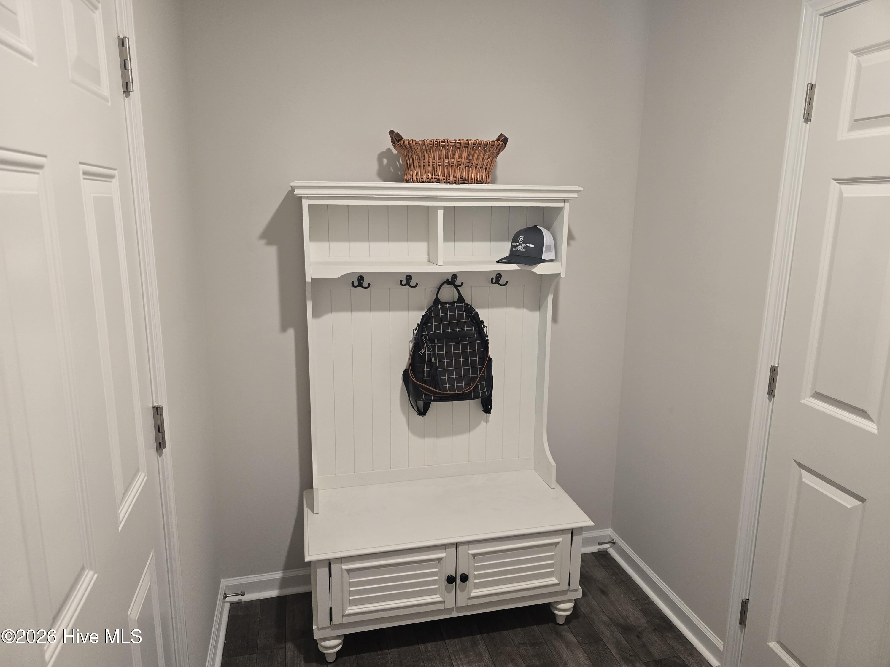 1132 Hill Street Property Photo 6