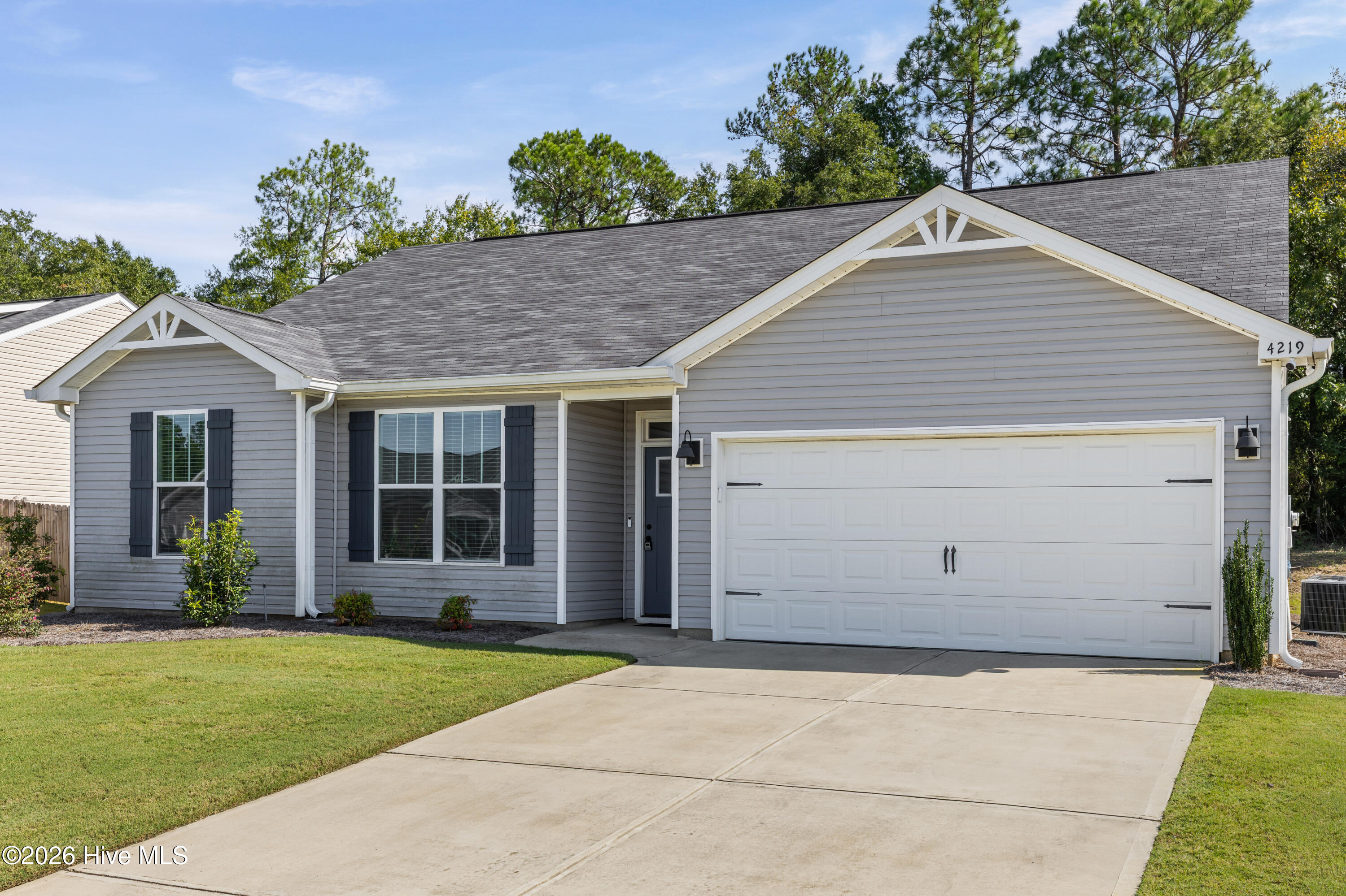 4219 Fringetree Loop Property Photo 2