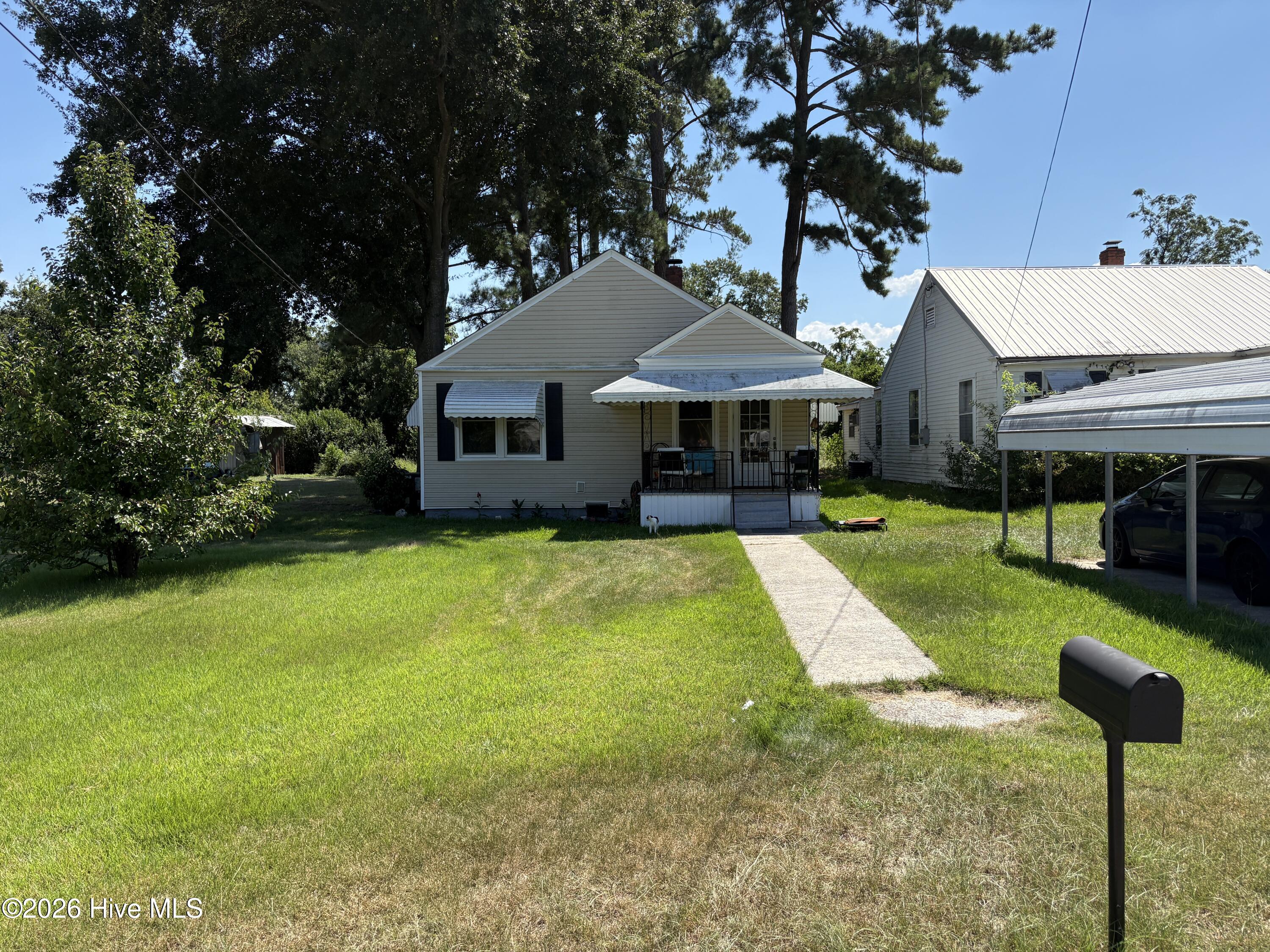 1902 Gardner Street Property Photo 2