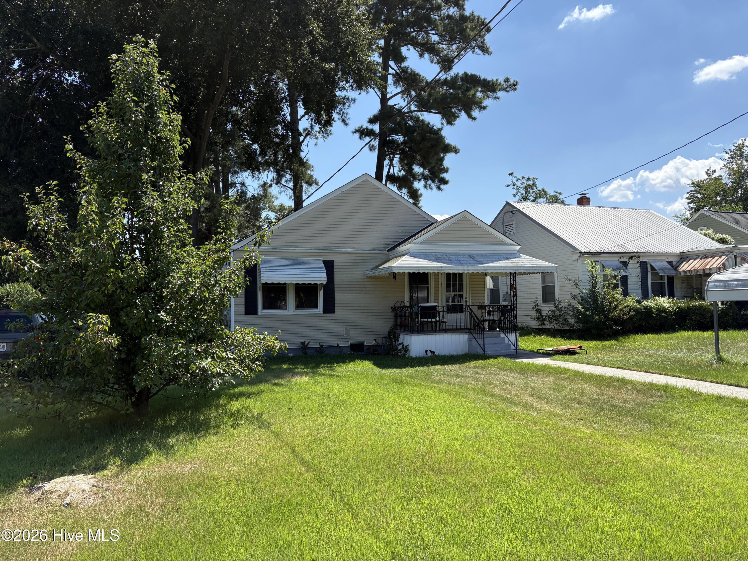 1902 Gardner Street Property Photo 3