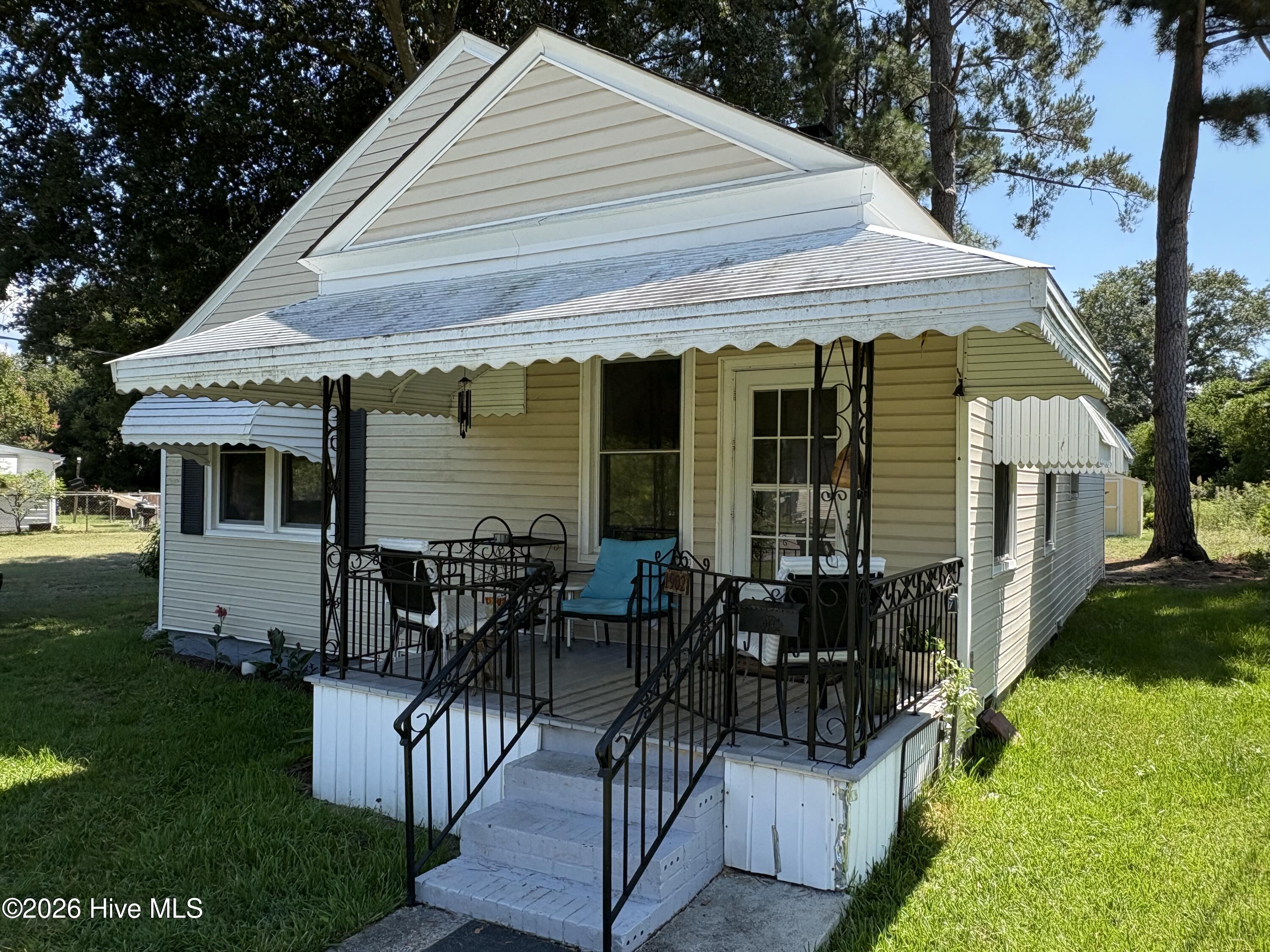 1902 Gardner Street Property Photo 5