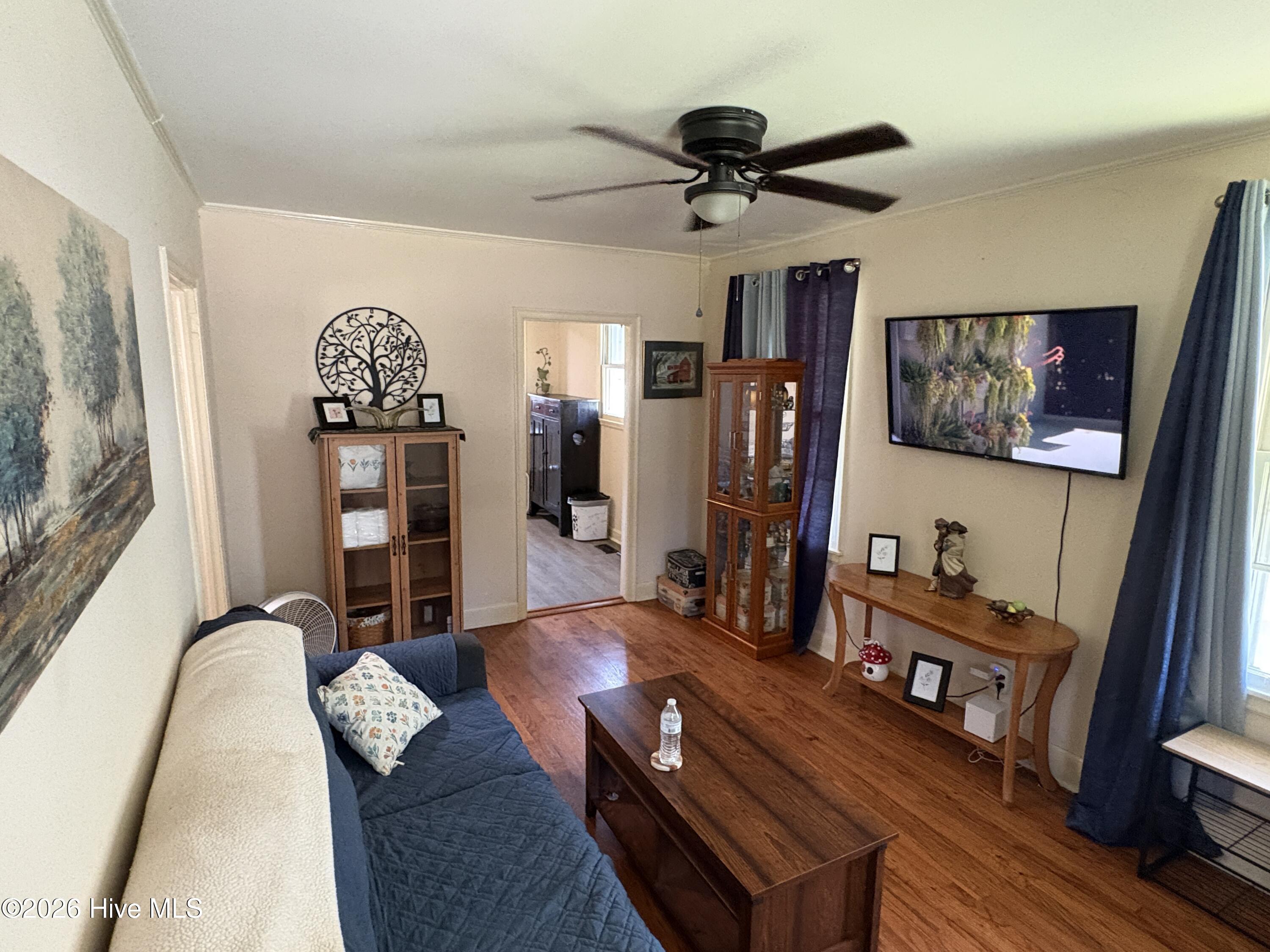 1902 Gardner Street Property Photo 9
