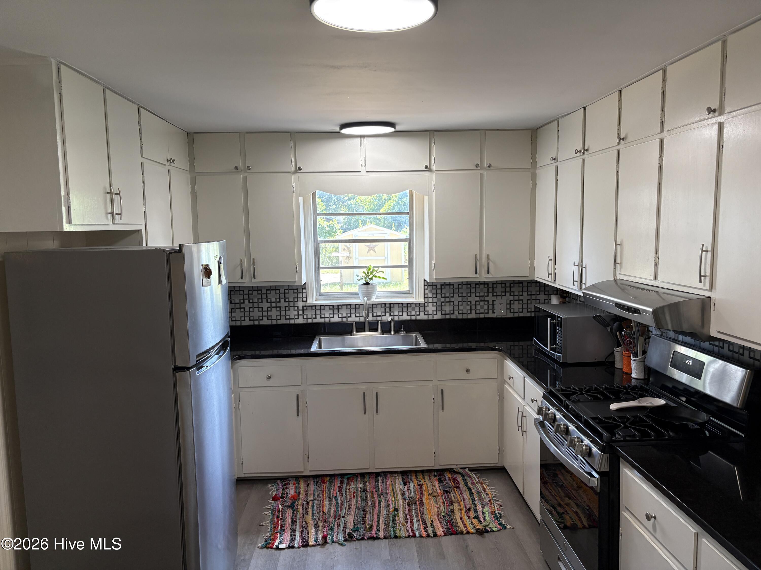 1902 Gardner Street Property Photo 13