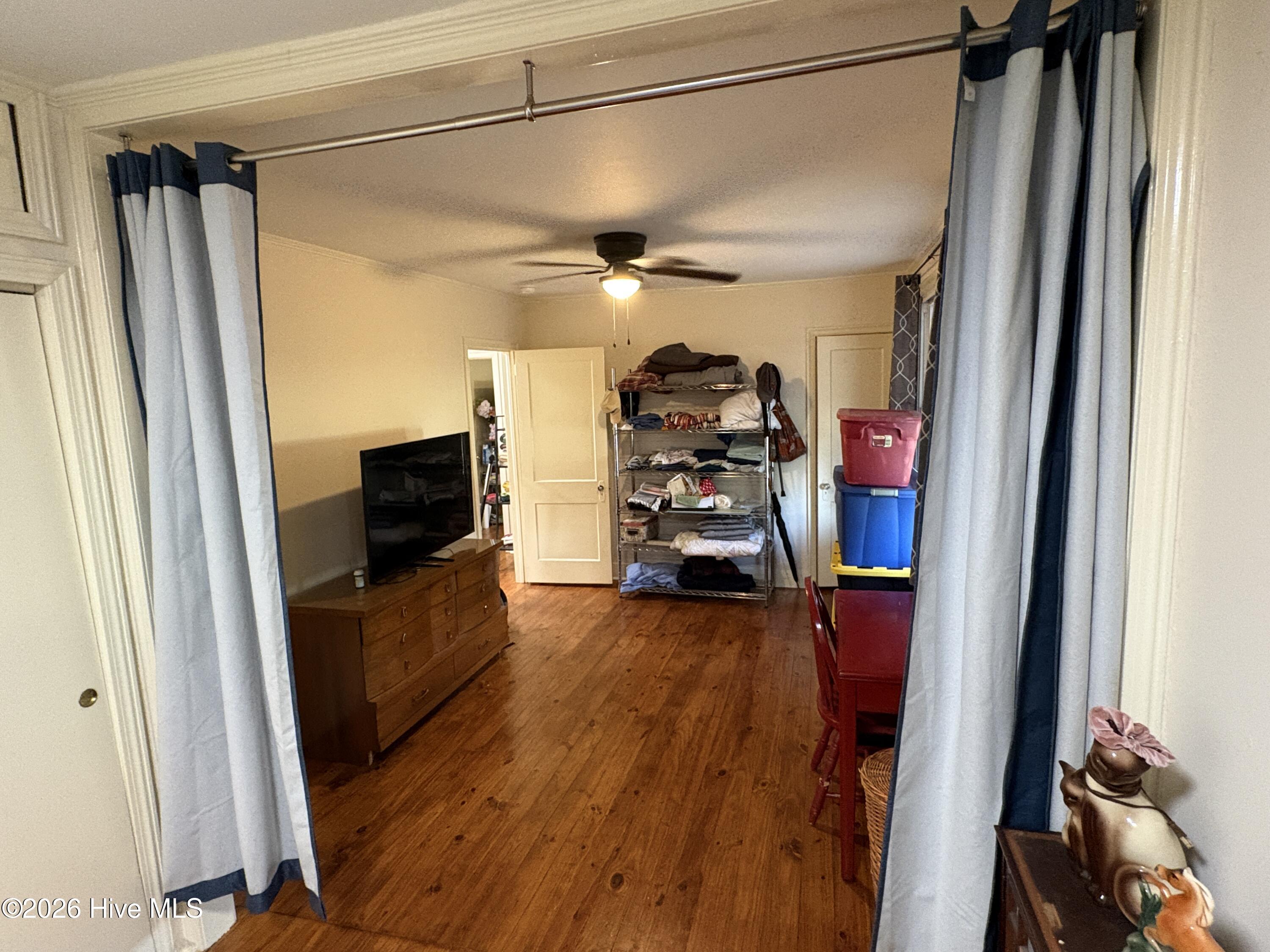 1902 Gardner Street Property Photo 23
