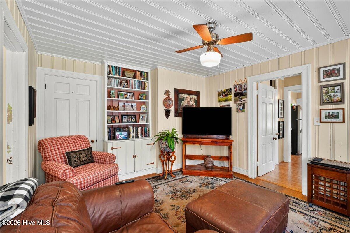 618 N Church Street Property Photo 33