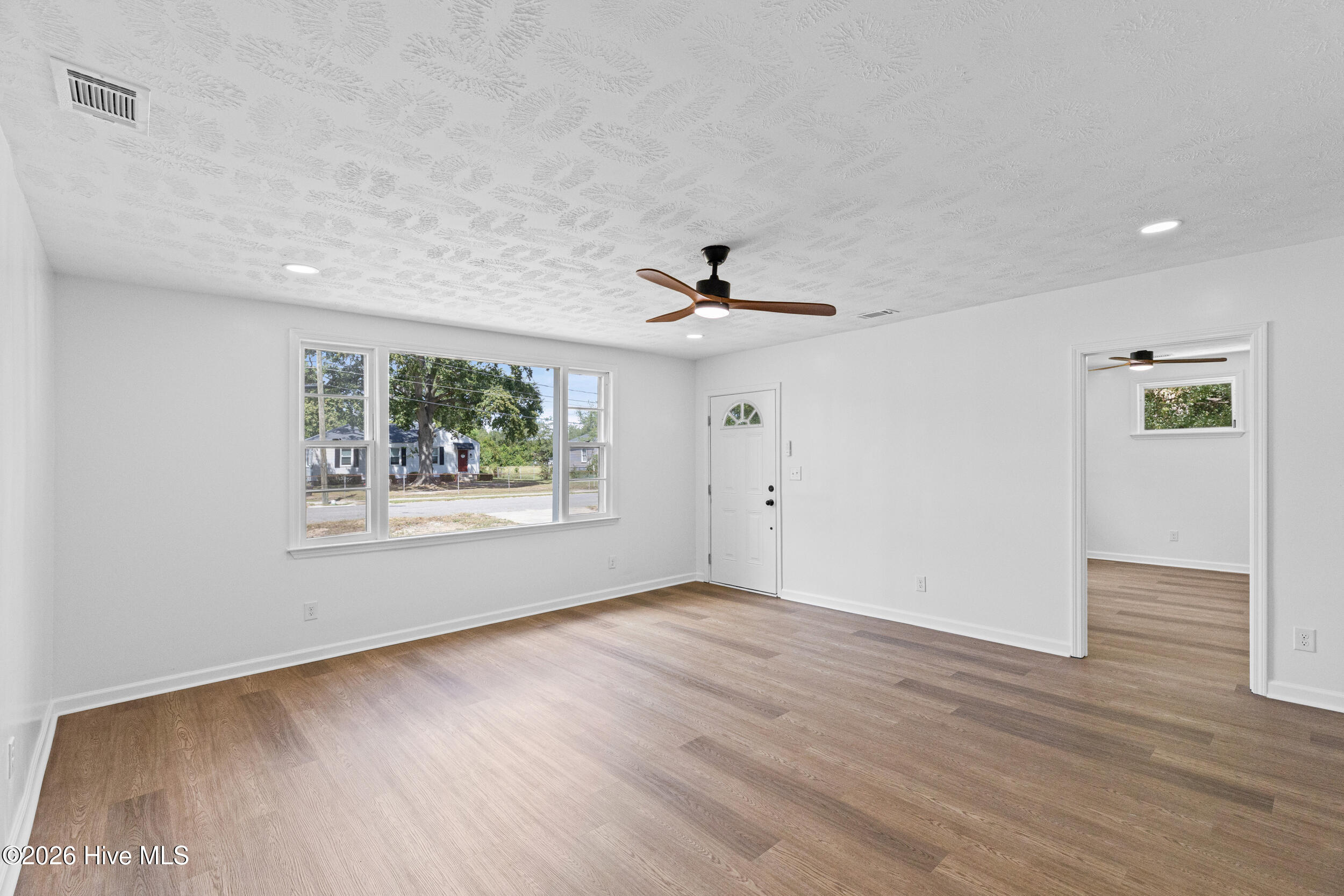 2020 Kennedy Drive Property Photo 7