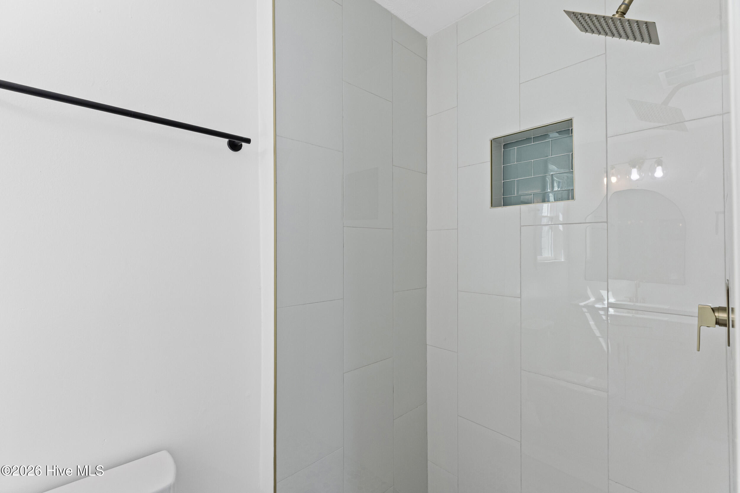 2020 Kennedy Drive Property Photo 19
