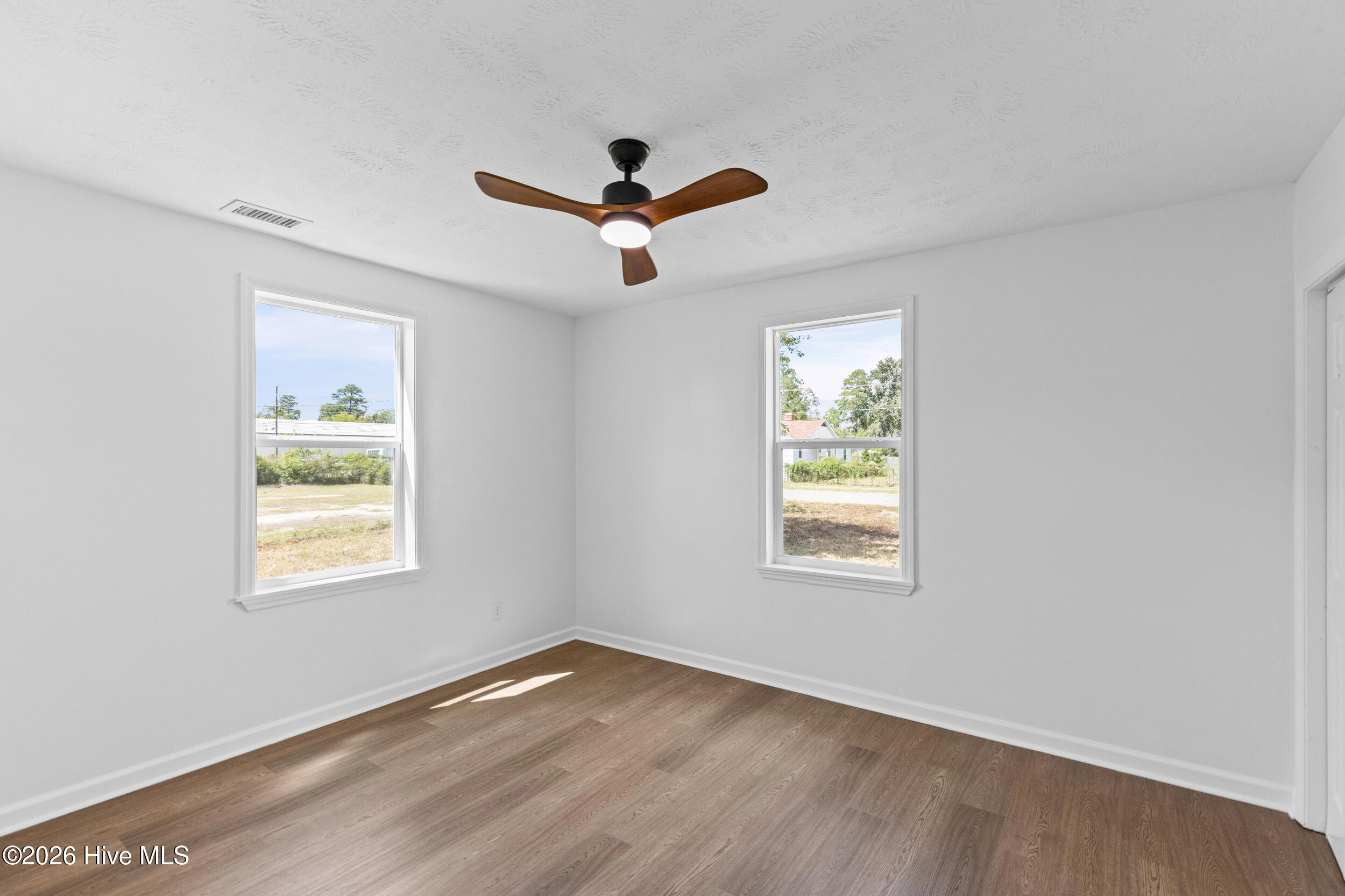 2020 Kennedy Drive Property Photo 20
