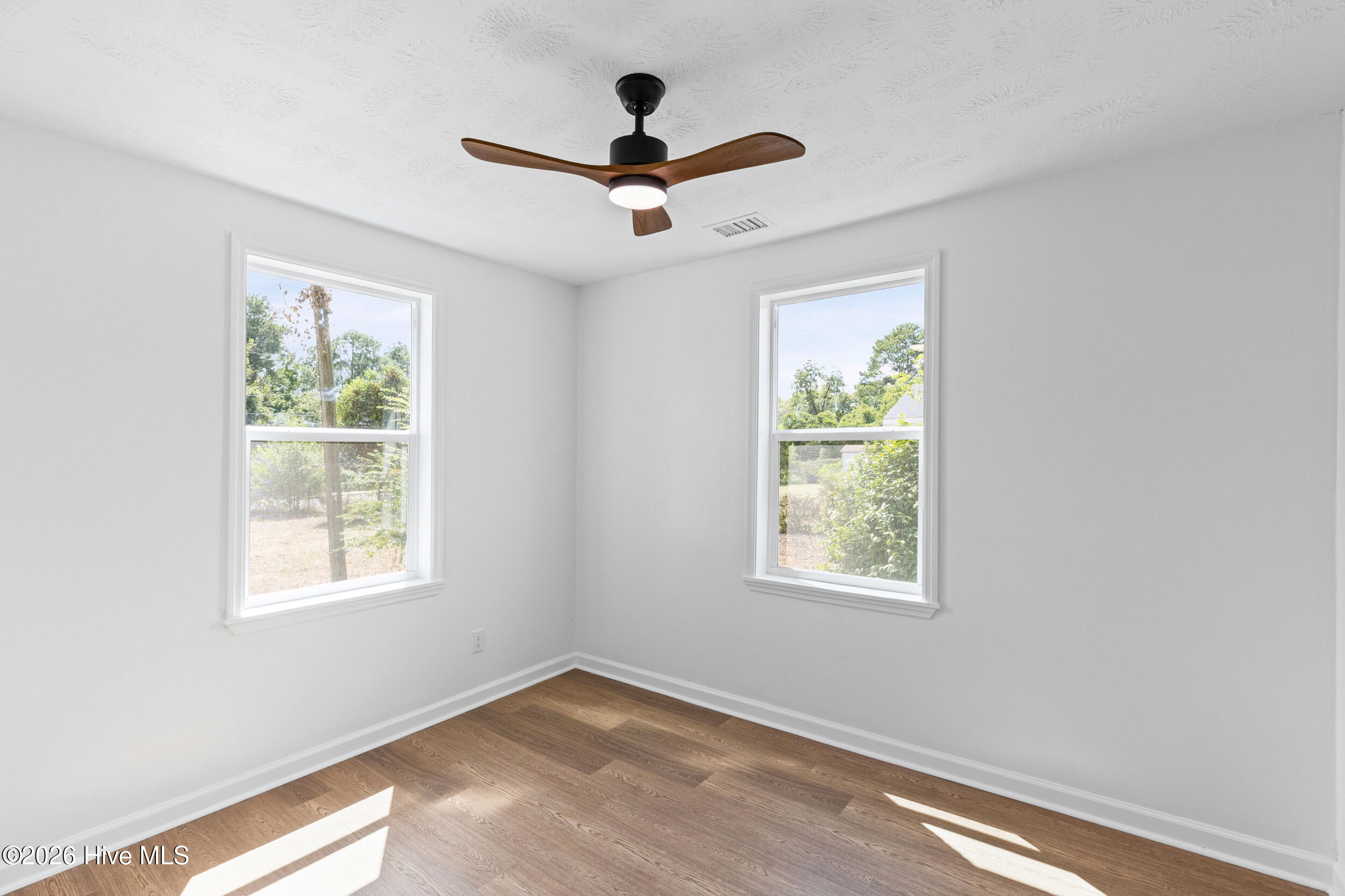 2020 Kennedy Drive Property Photo 21