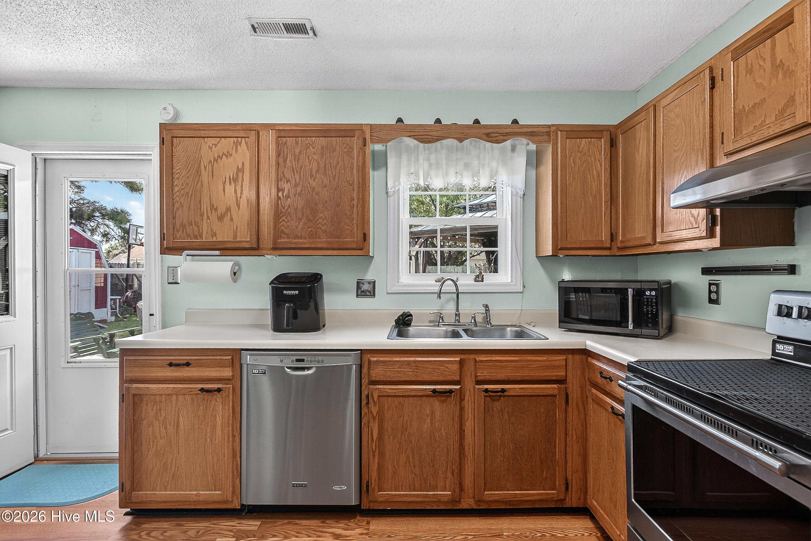 500 Nutfield Drive Property Photo 11