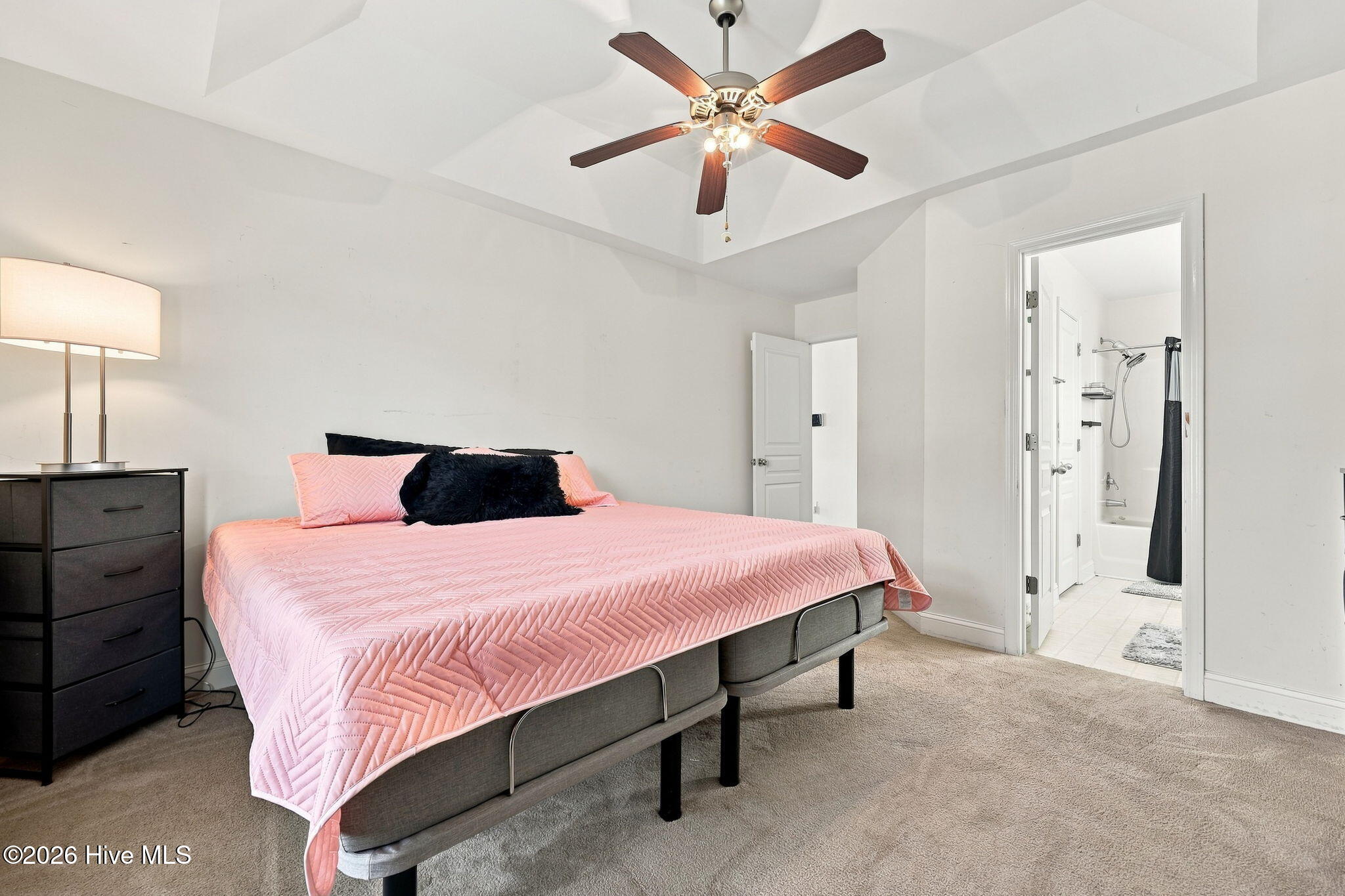 327 Tamarack Drive Property Photo 16