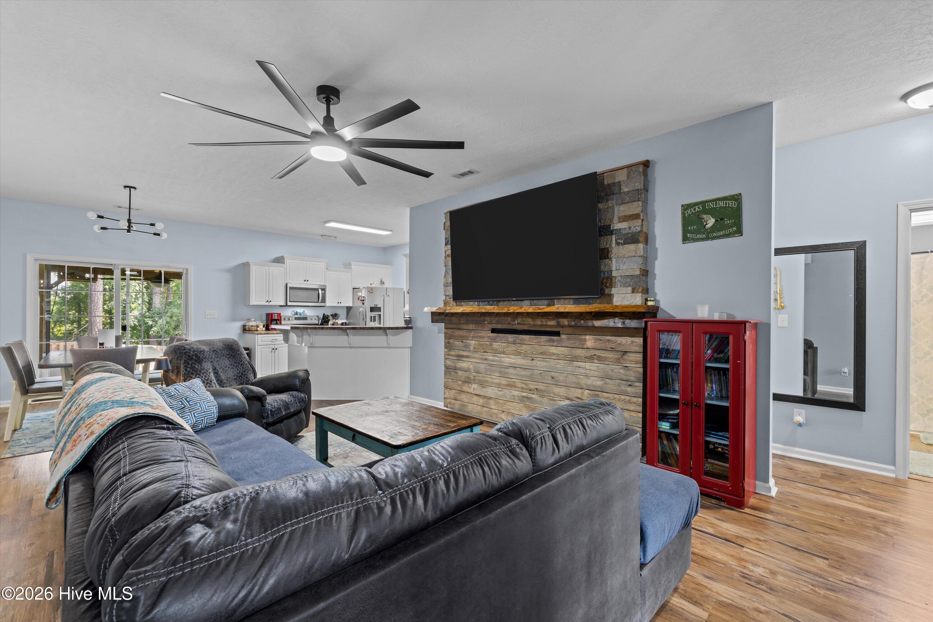 5004 Sunderlund Court Property Photo 10