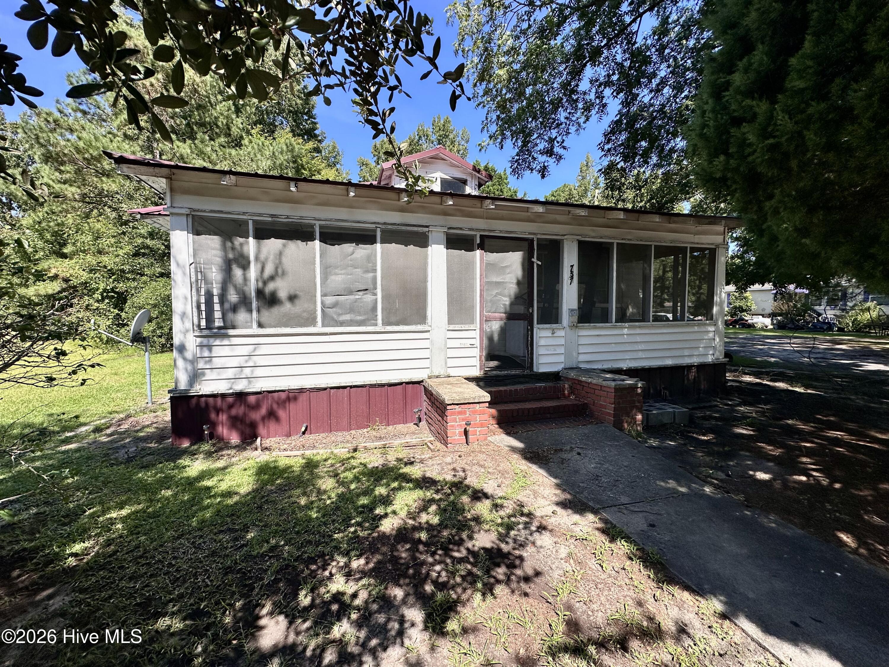 757 Pamlico Street Property Photo 3
