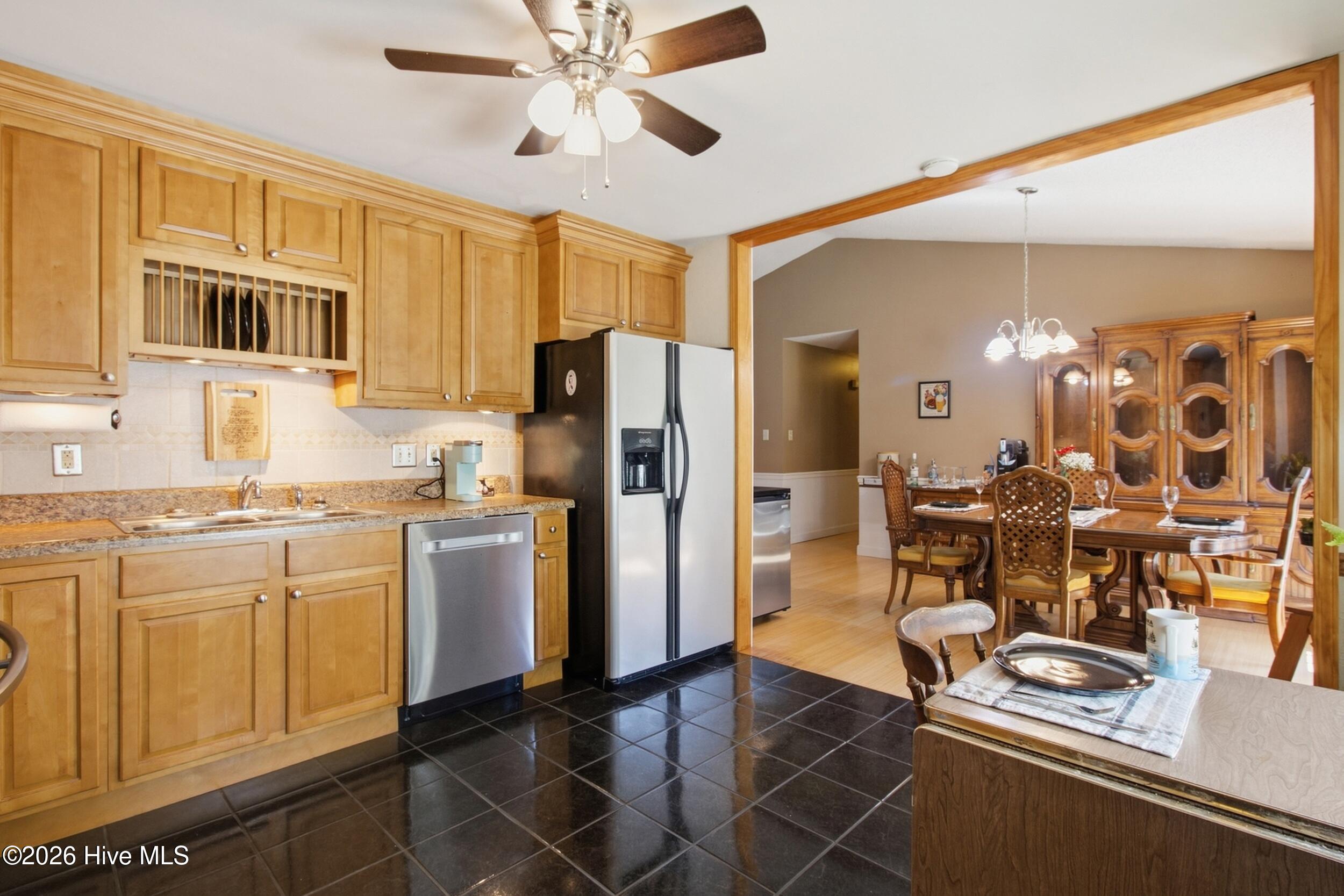 4909 Creekside Drive Property Photo 15