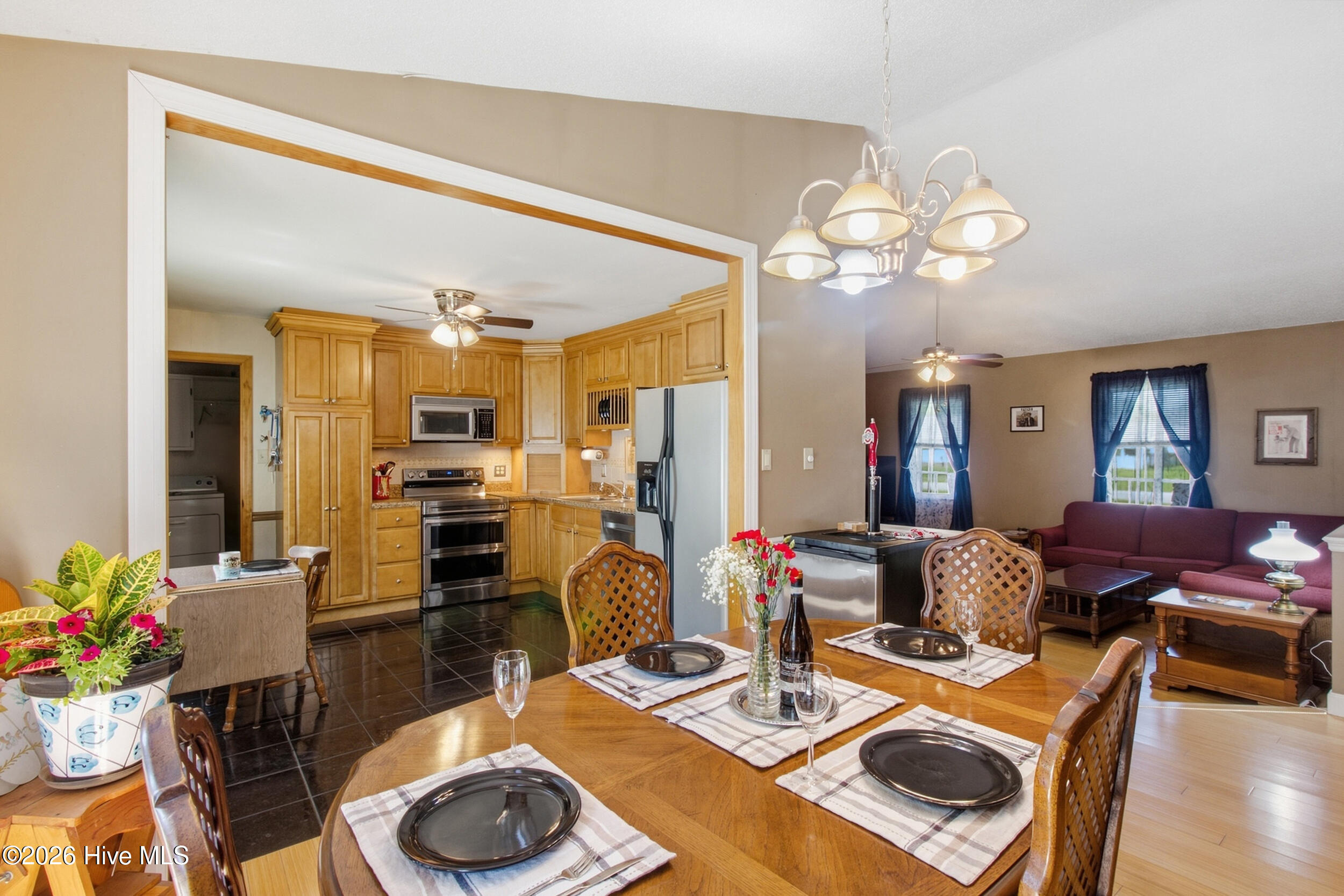 4909 Creekside Drive Property Photo 18