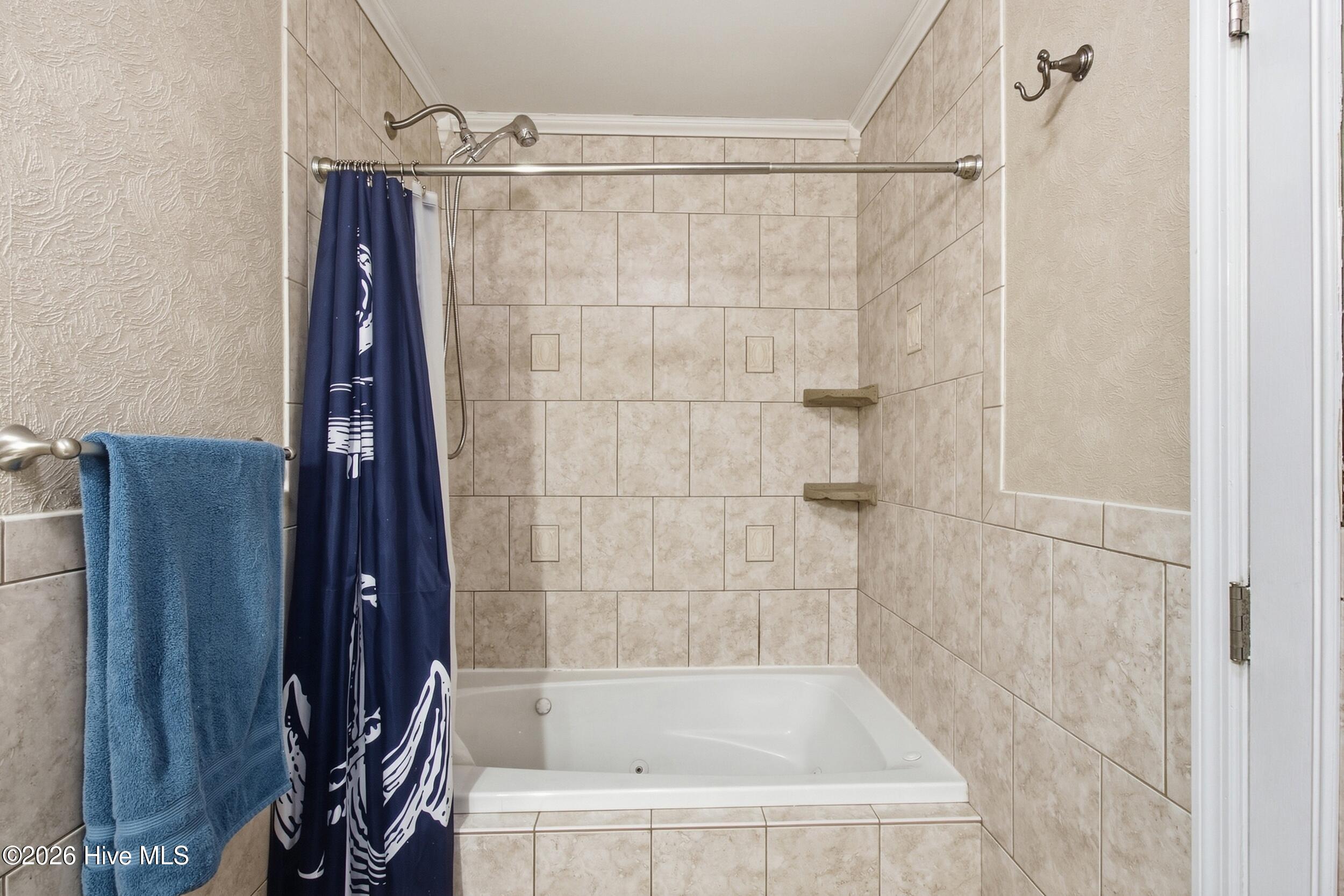 4909 Creekside Drive Property Photo 25