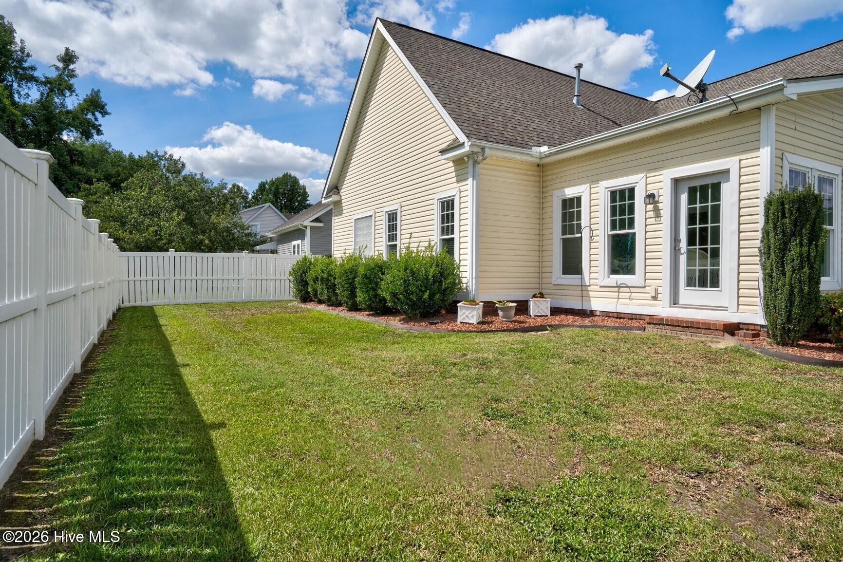 2037 Cottage Way Property Photo 7