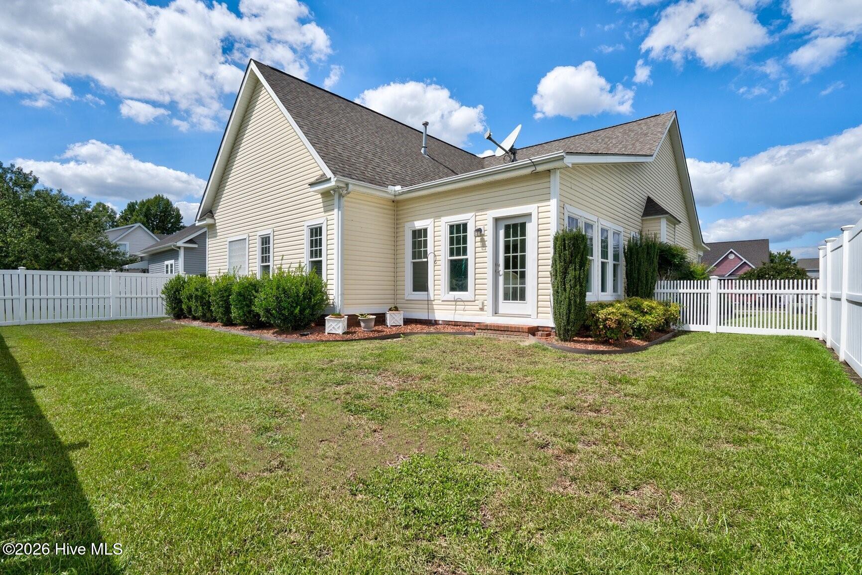 2037 Cottage Way Property Photo 8