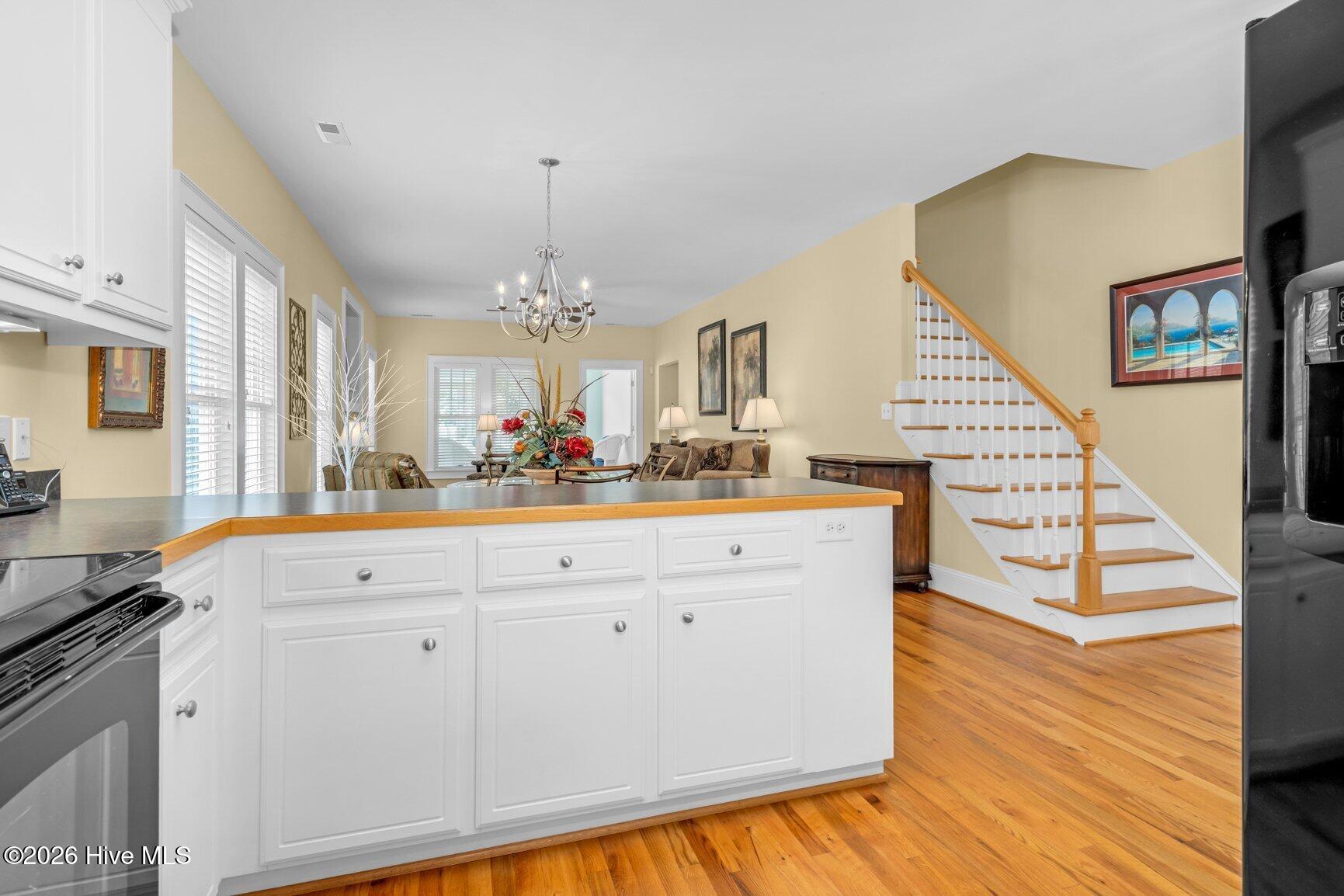 2037 Cottage Way Property Photo 16