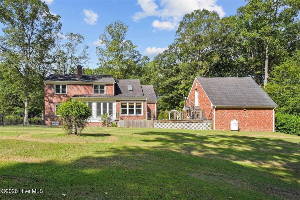 404 Barrington Drive Property Photo 14